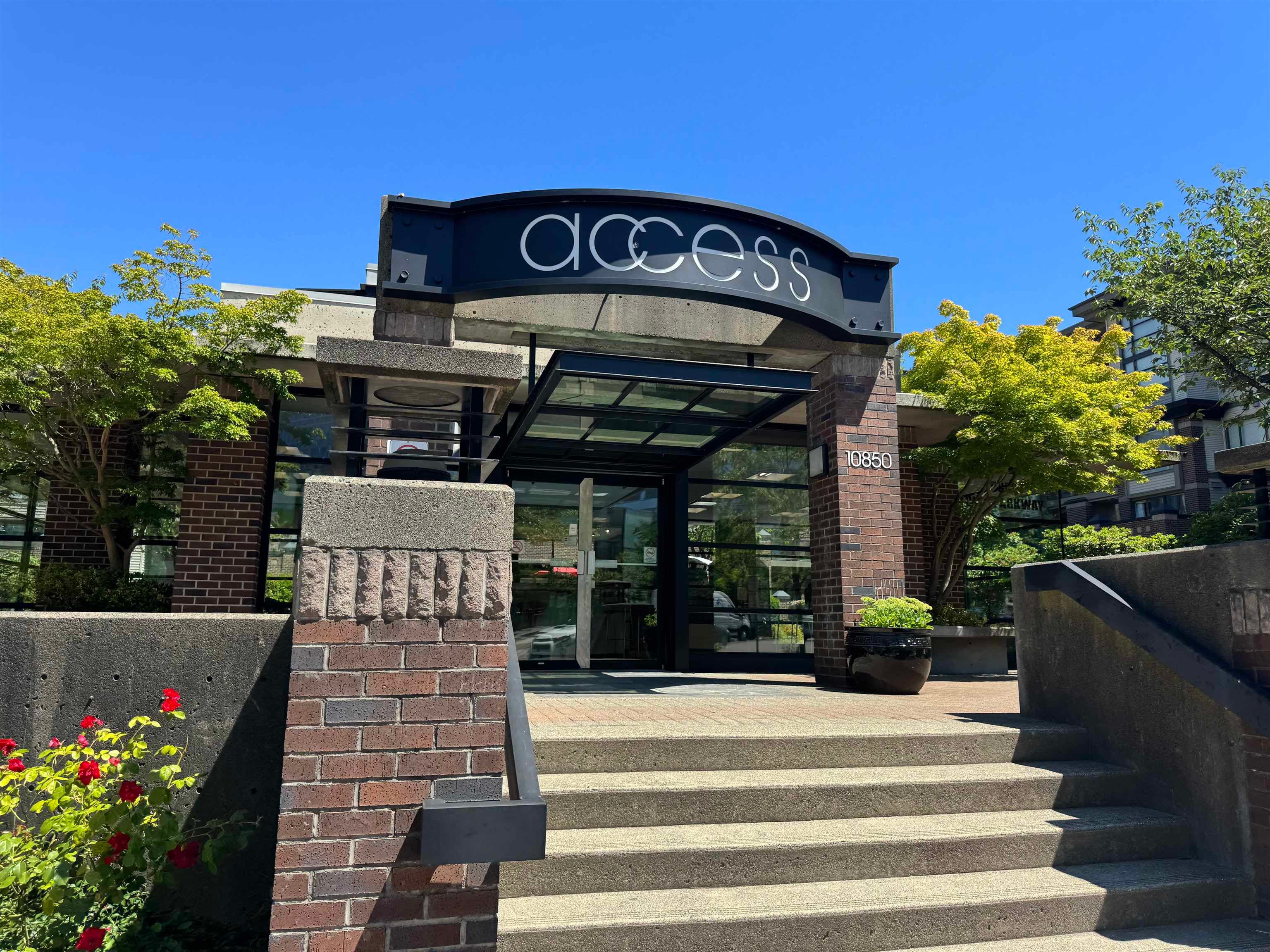 328 - 10838 City Parkway, Surrey, V3T 5X9 — photo 1