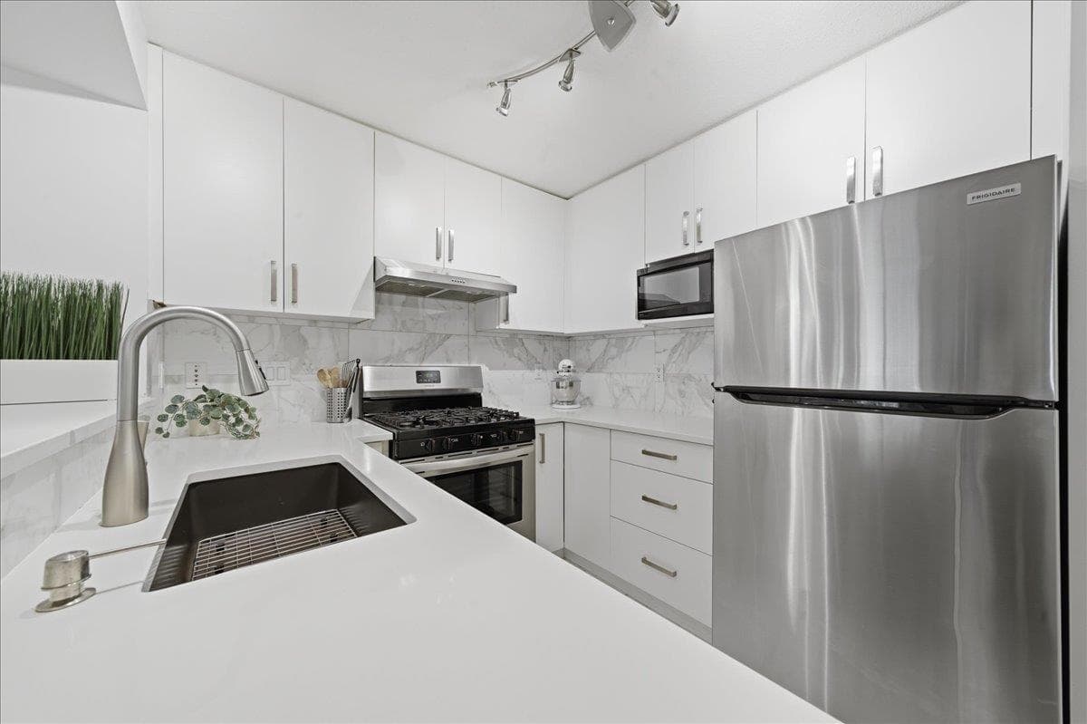 310 - 2966 Silver Springs Boulevard, Coquitlam, V3E 3S1 — photo 5