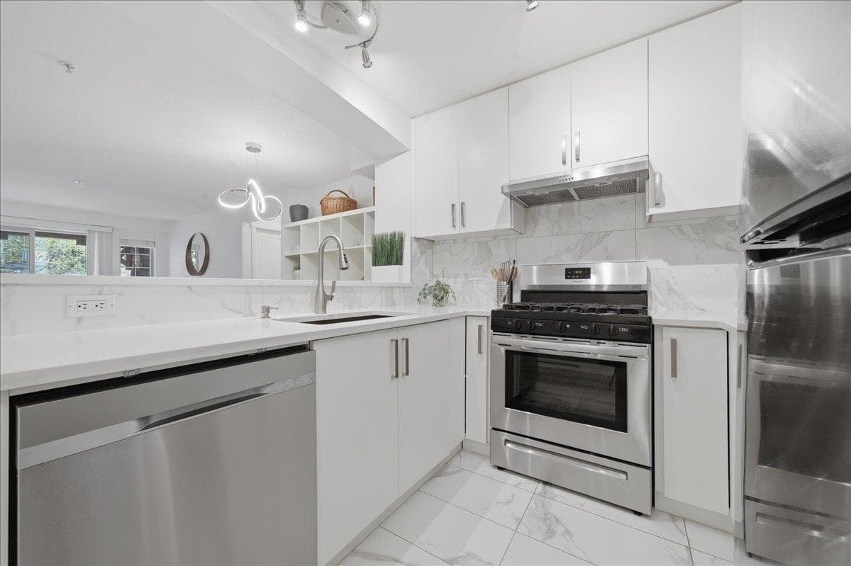 310 - 2966 Silver Springs Boulevard, Coquitlam, V3E 3S1 — photo 4