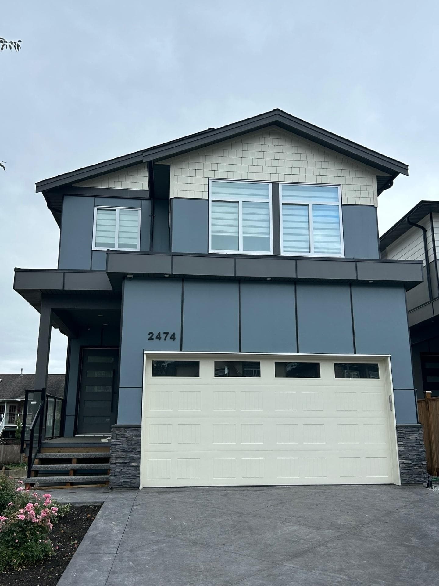 2472 Glenwood Avenue, Port Coquitlam, V3B 1Y7 — photo 1