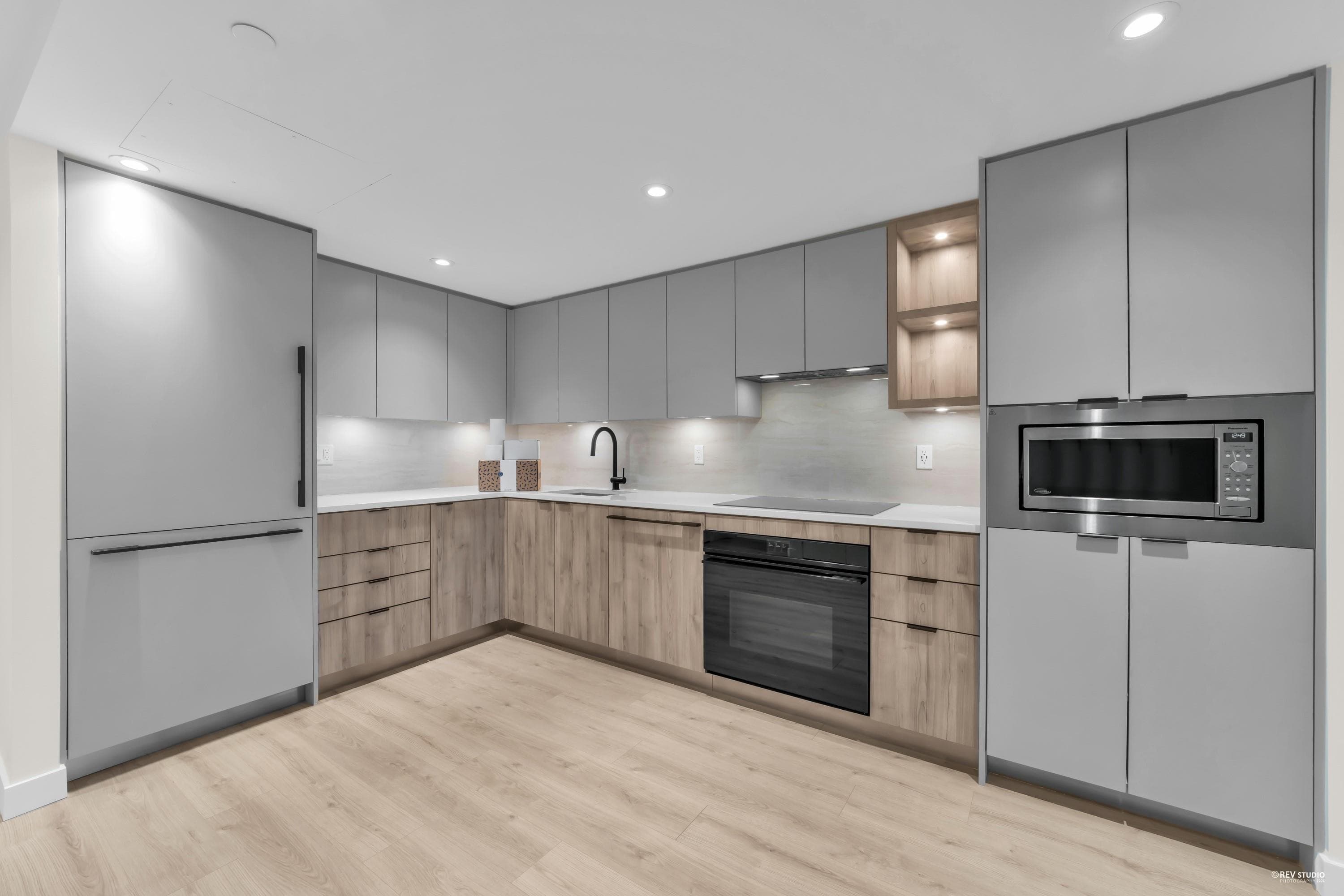 401 - 755 Harbourside Drive, North Vancouver, V7P 0G1 — photo 5