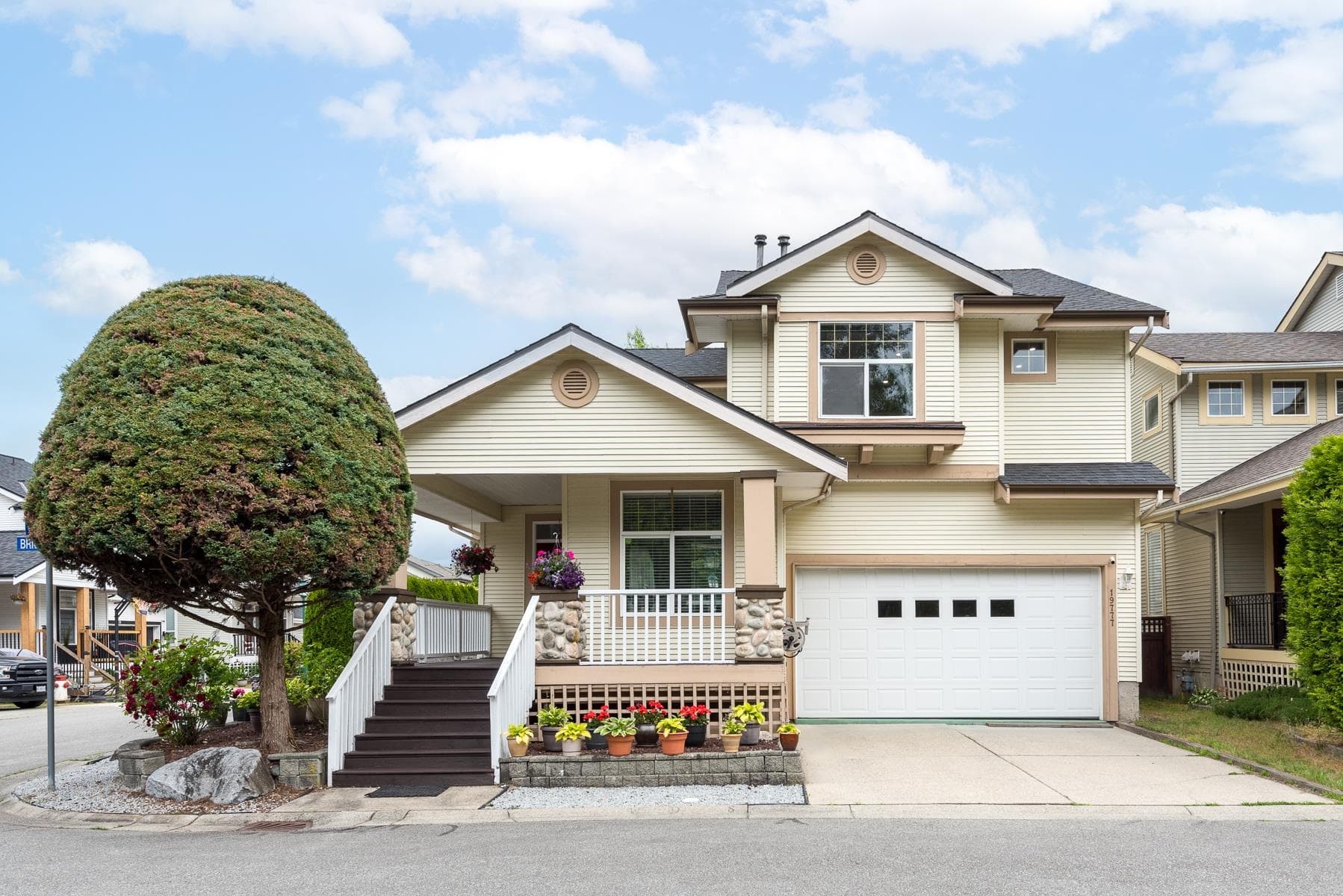 19777 Brighton Place, Pitt Meadows, V3Y 2S5 — photo 1