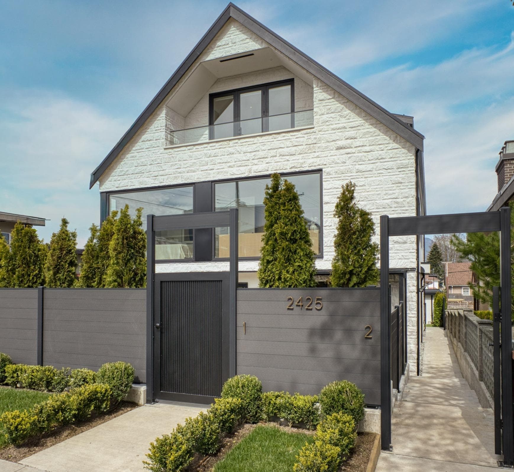 2 - 2425 Kitchener Street, Vancouver