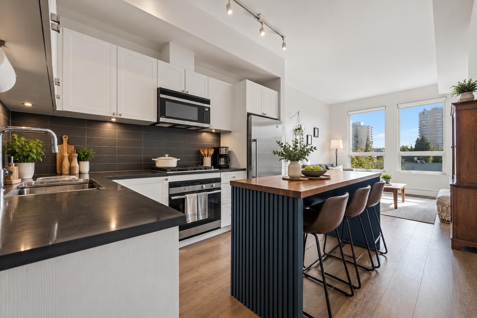 414 - 105 W 2nd Street, North Vancouver, V7M 0E3 — photo 5