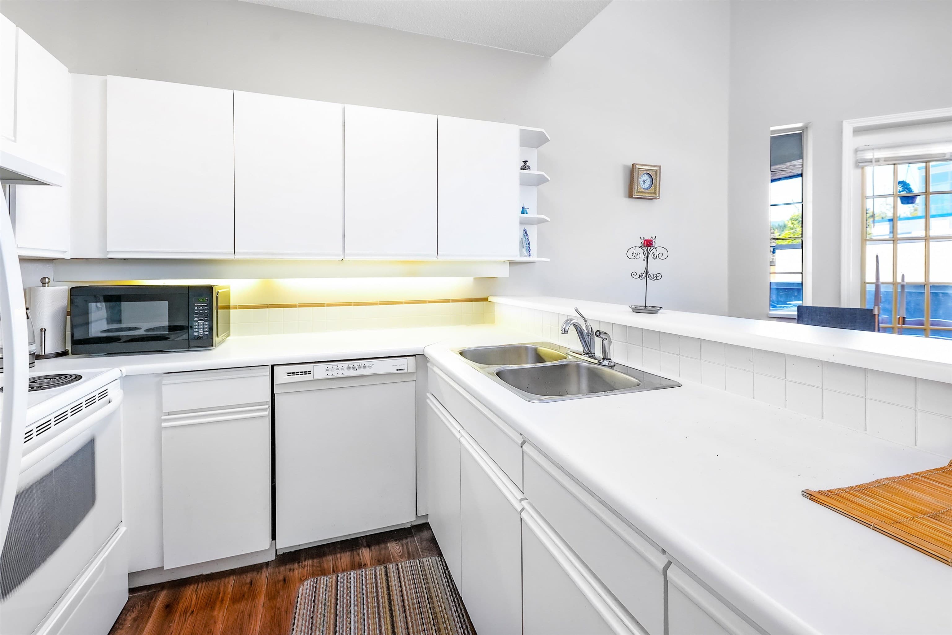 309 - 125 W 18th Street, North Vancouver, V7M 1W5 — photo 4