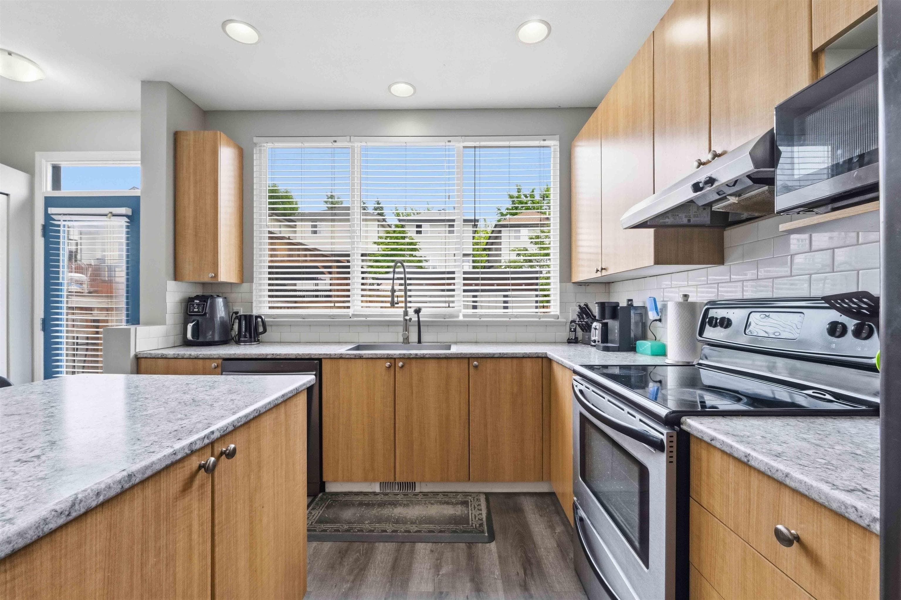 10288 243 Street, Maple Ridge, V2W 1Y2 — photo 5