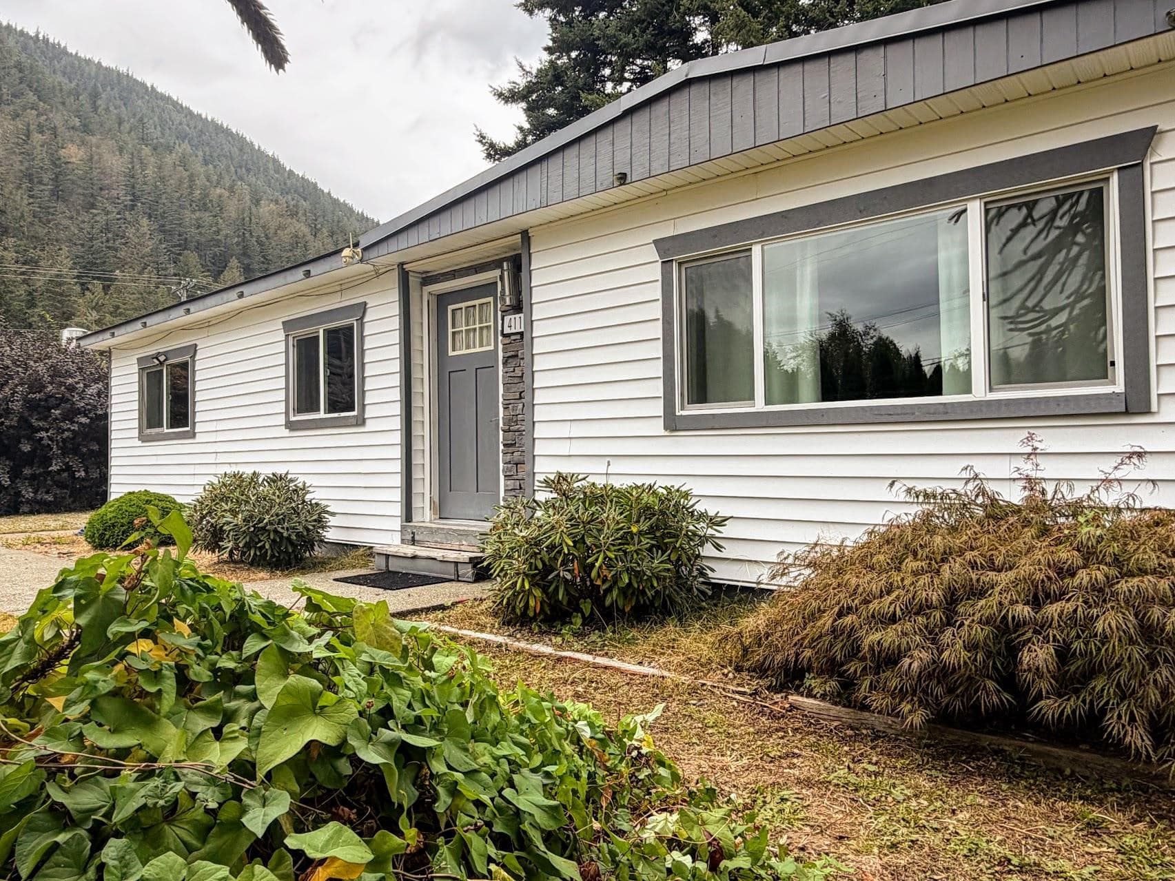 411 Emerald Avenue, Harrison Hot Springs, V0M 1K0 — photo 2
