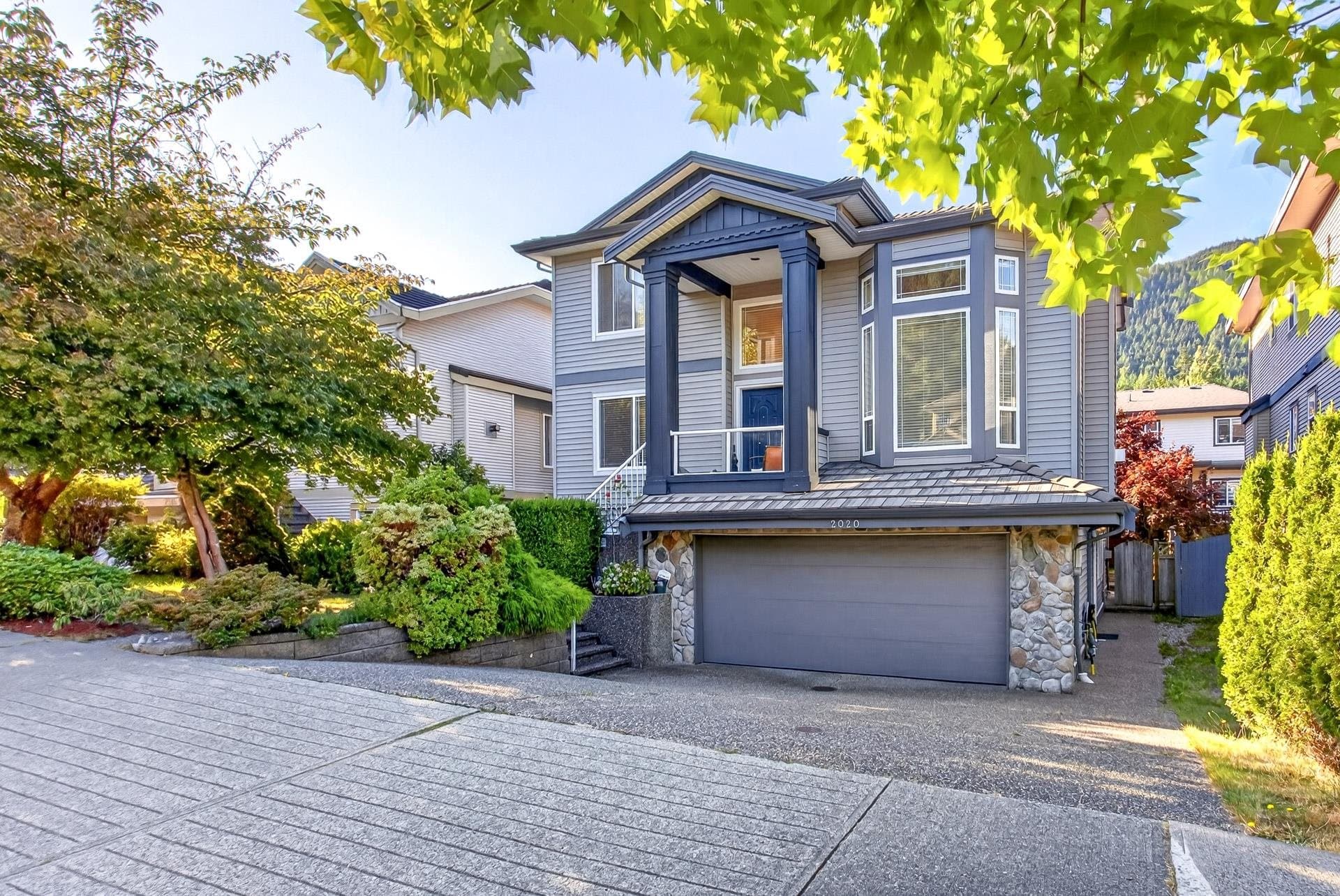 2020 Parkway Boulevard, Coquitlam, V3E 3N2 — photo 2