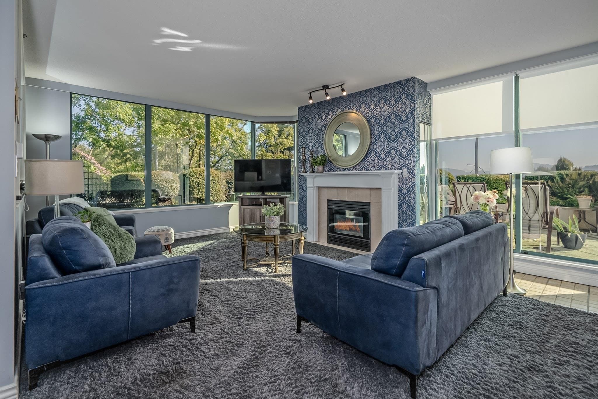 302 - 32330 South Fraser Way, Abbotsford, V2T 1X1 — photo 2