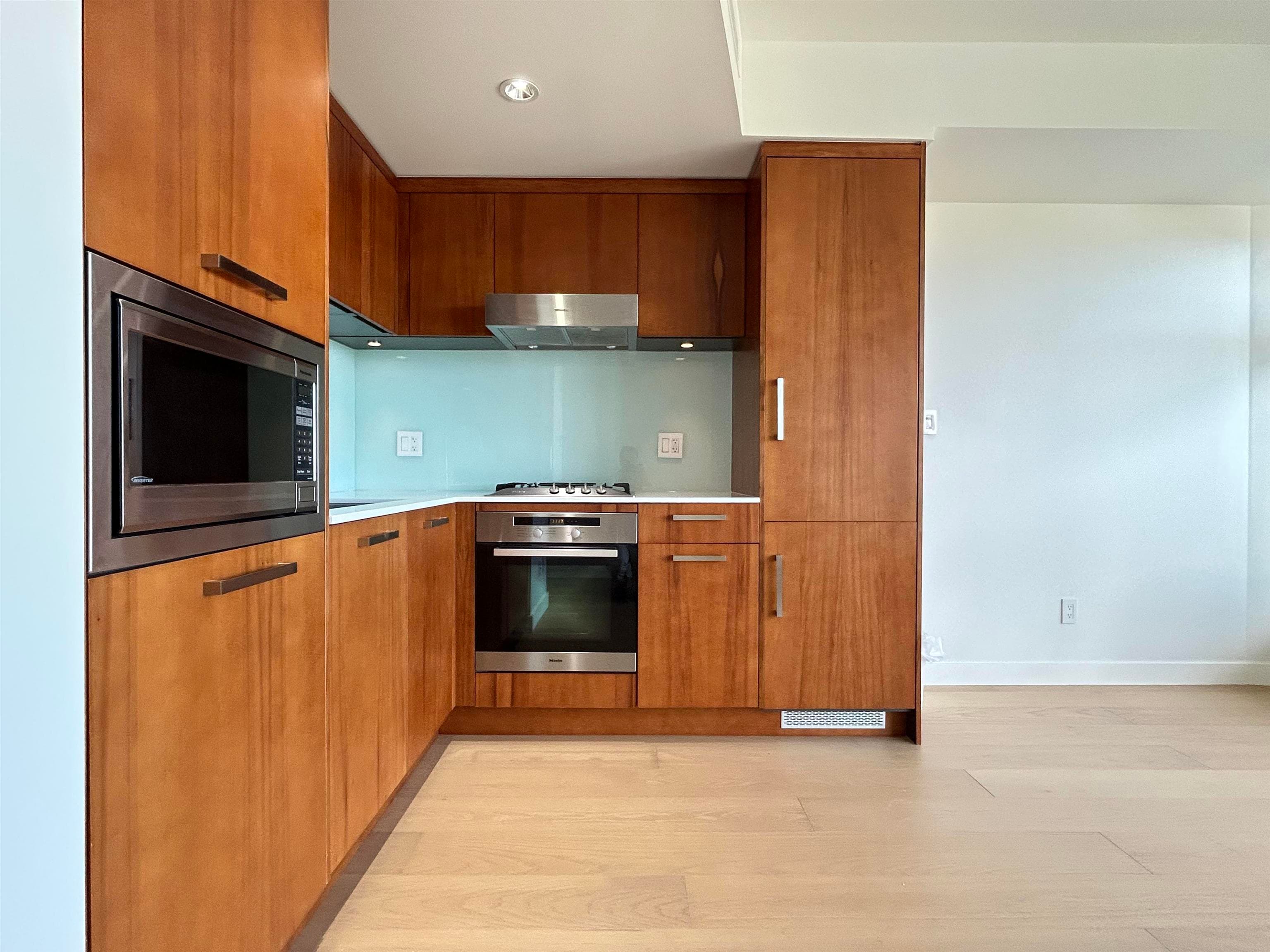 1102 - 1565 West 6th Avenue, Vancouver