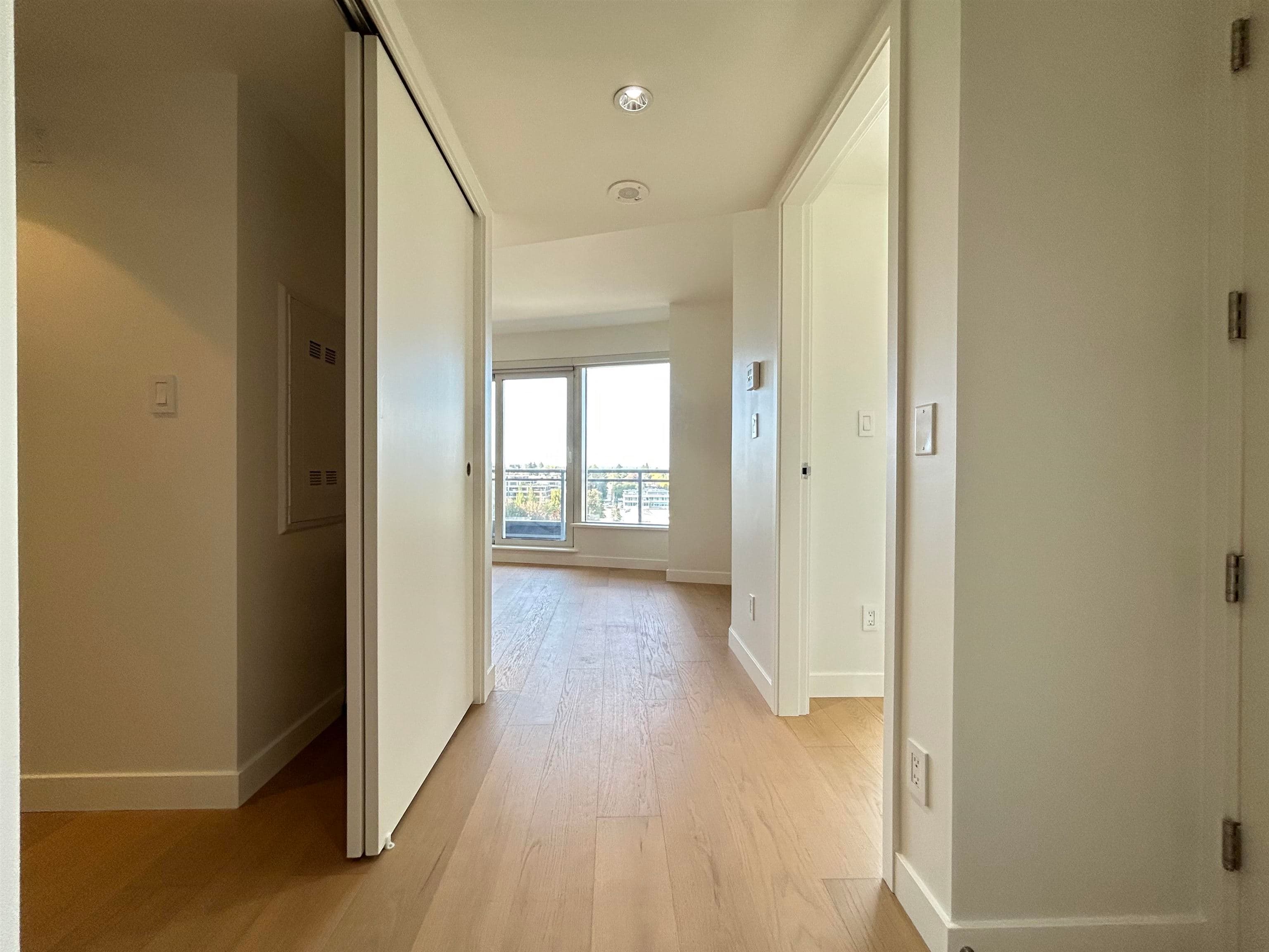 1102 - 1565 West 6th Avenue, Vancouver, V6J 1R1 — photo 4