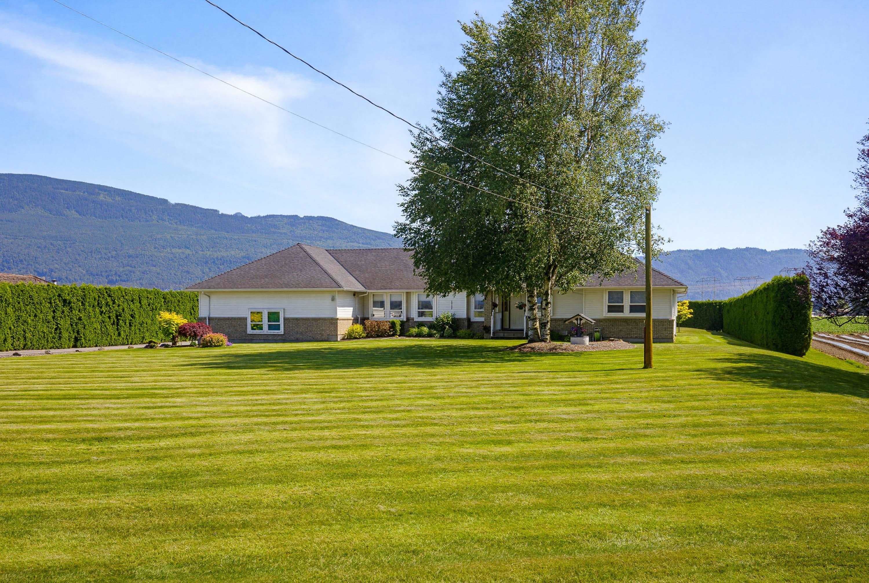 40406 No. 3 Road, Abbotsford, V3G 2R6 — photo 1