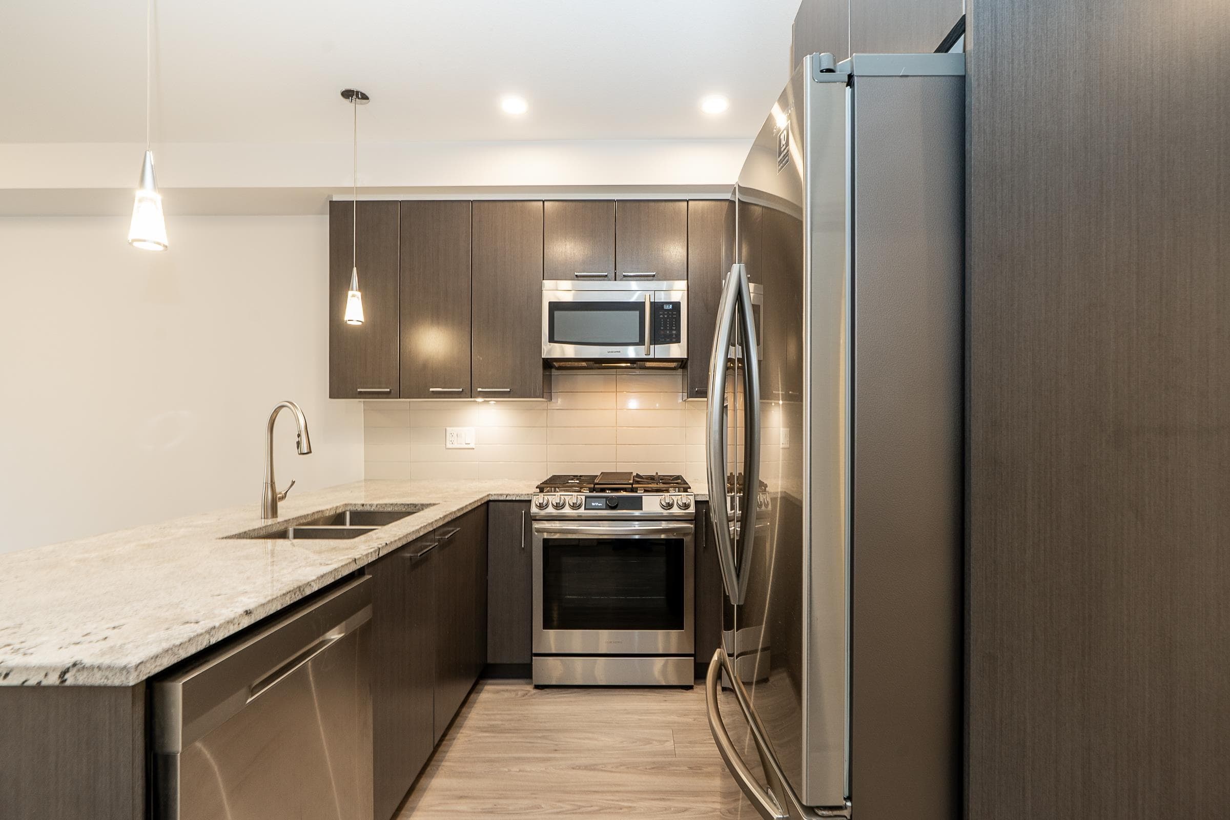208 - 2356 Welcher Avenue, Port Coquitlam, V3C 1X6 — photo 3