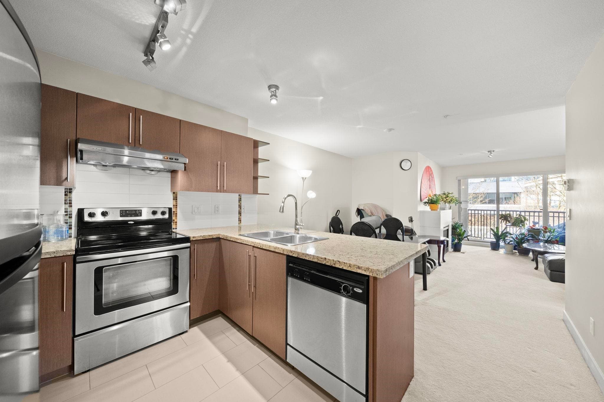 322 - 2088 Beta Avenue, Burnaby, V5C 0C8 — photo 3