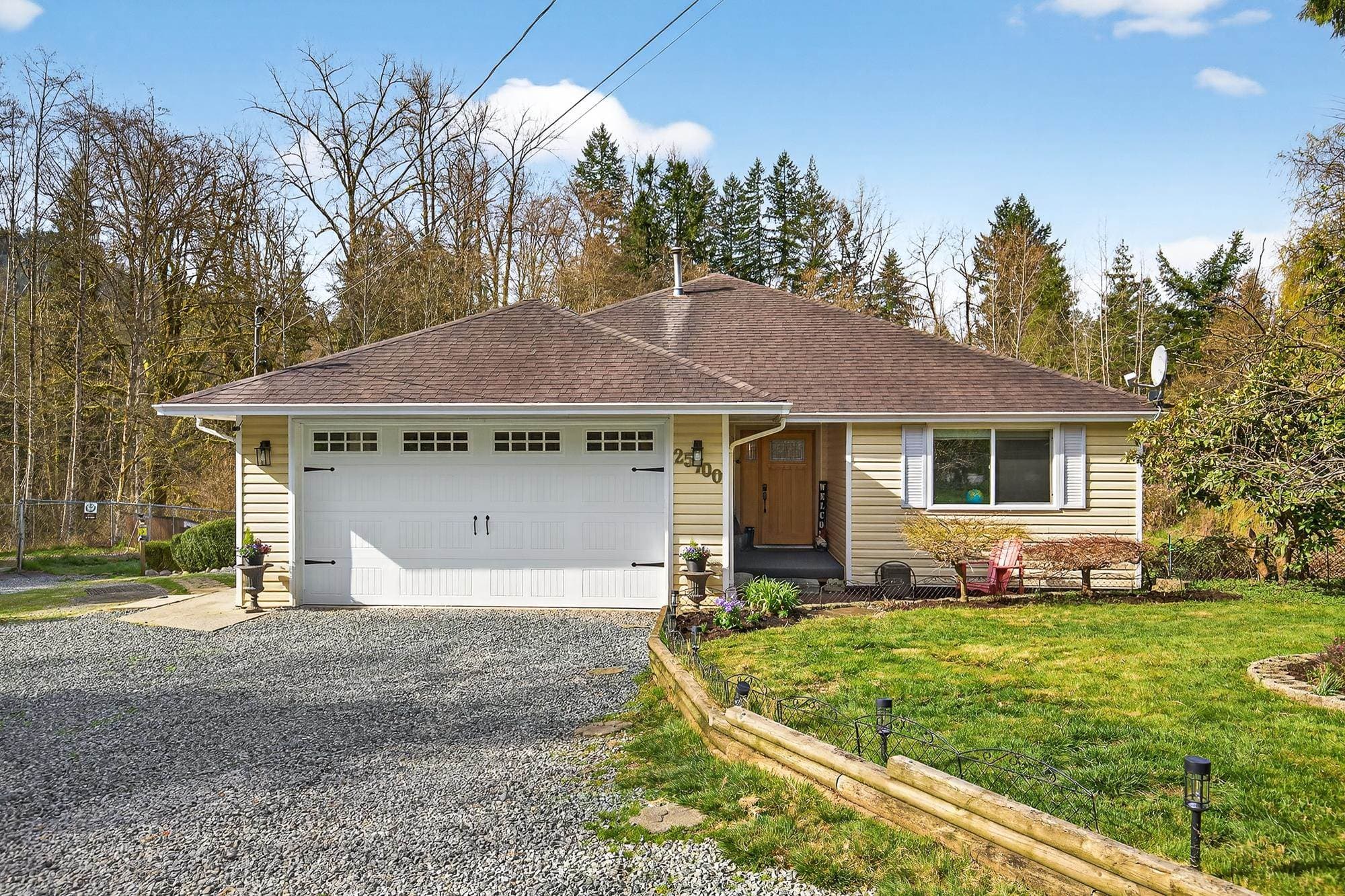 25700 116 Avenue, Maple Ridge, V4R 1Z6 — photo 1