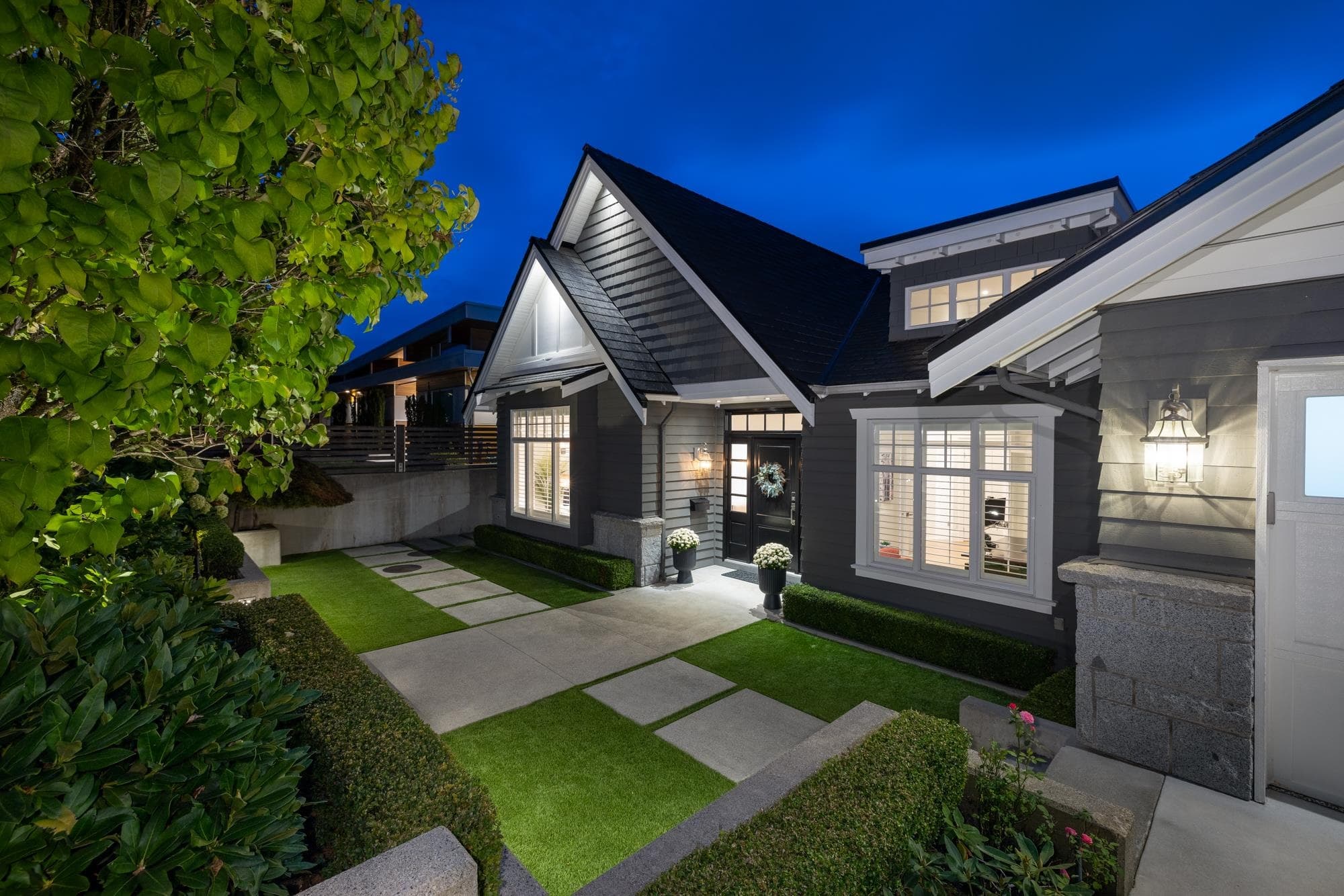 977 Melbourne Avenue, North Vancouver, V7R 1P1 — photo 2