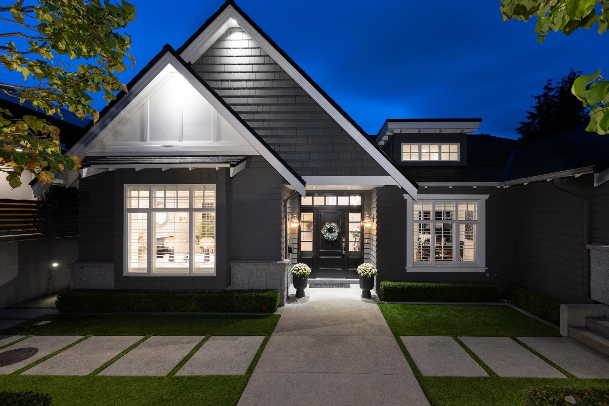 977 Melbourne Avenue, North Vancouver, V7R 1P1 — photo 1