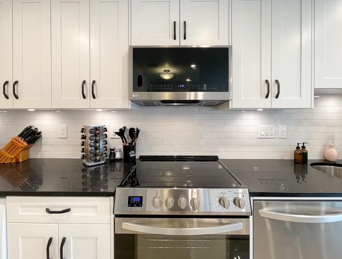 Basement Suite - 7986 Rosewood Street, Burnaby, V5E 2H3 — photo 4