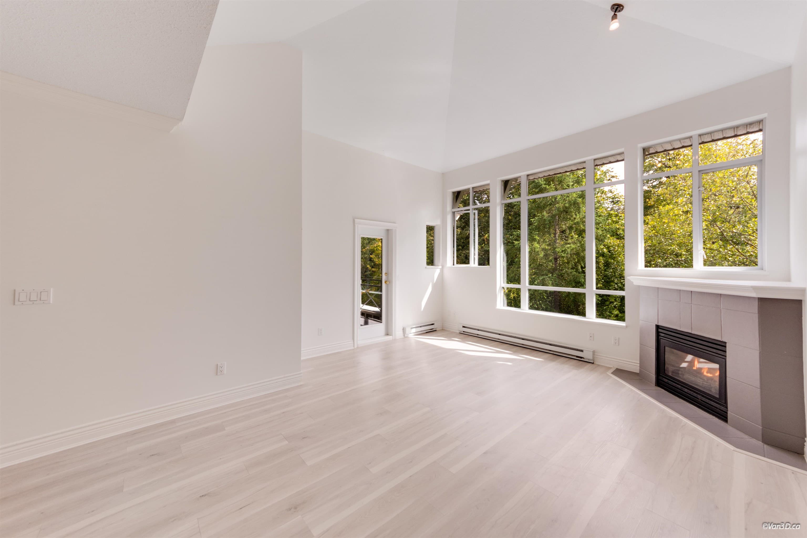 405 - 3625 Windcrest Drive, North Vancouver, V7G 2S6 — photo 1