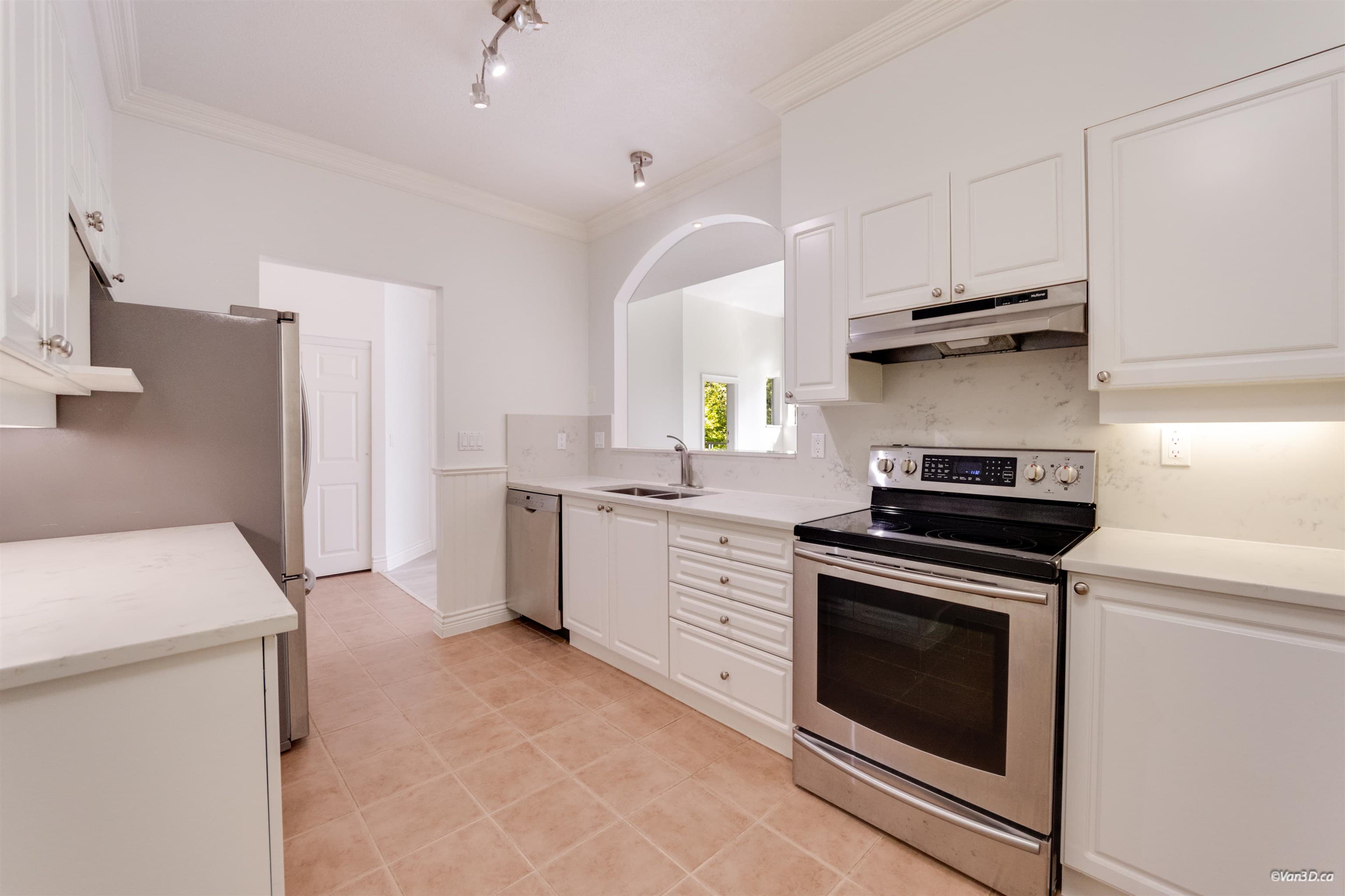 405 - 3625 Windcrest Drive, North Vancouver, V7G 2S6 — photo 5