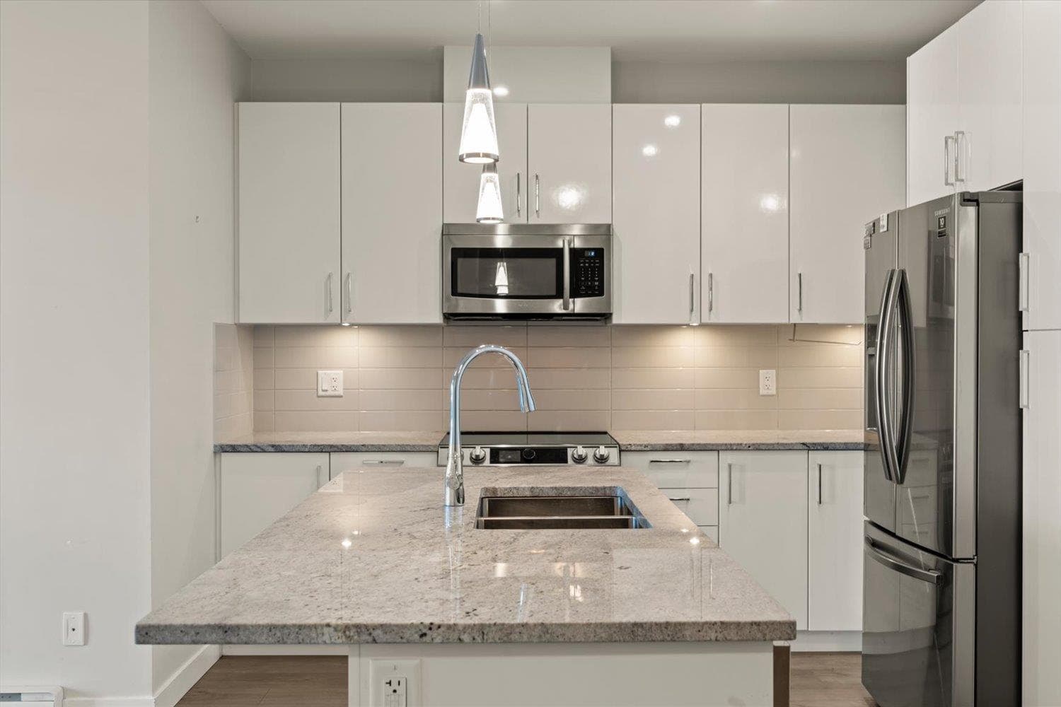 203 - 45562 Airport Road, Chilliwack, V2P 0J8 — photo 5