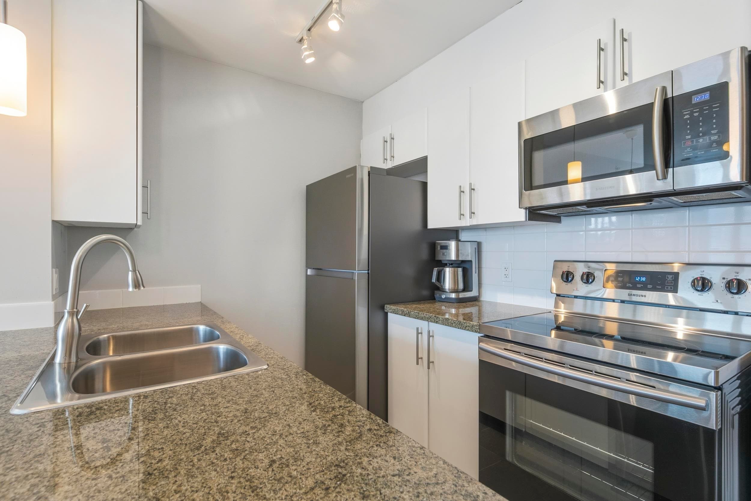 903 - 688 Abbott Street, Vancouver, V6B 0B9 — photo 5