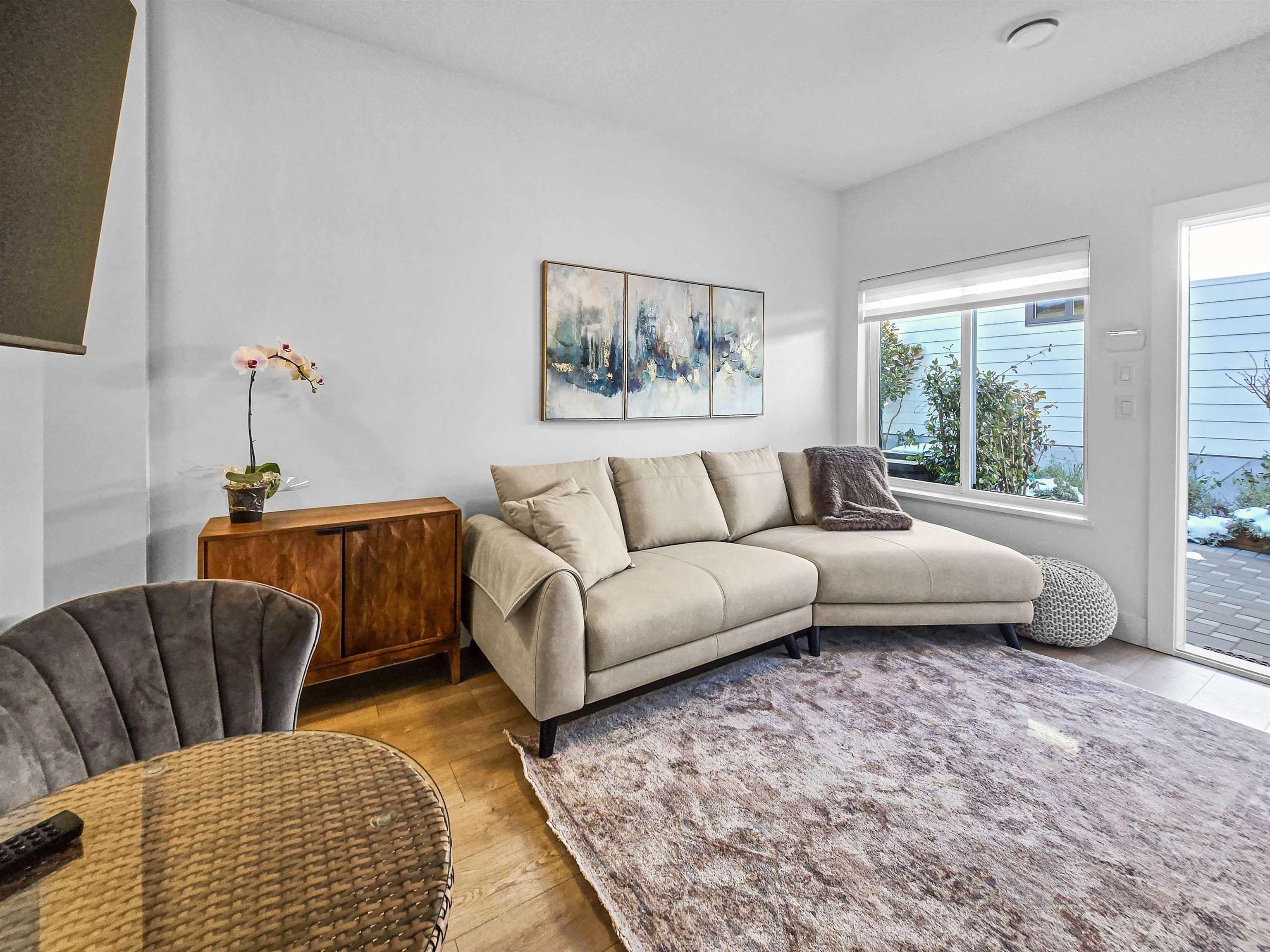 65xx Kitchener Street, Burnaby, V5B 2J7 — photo 2