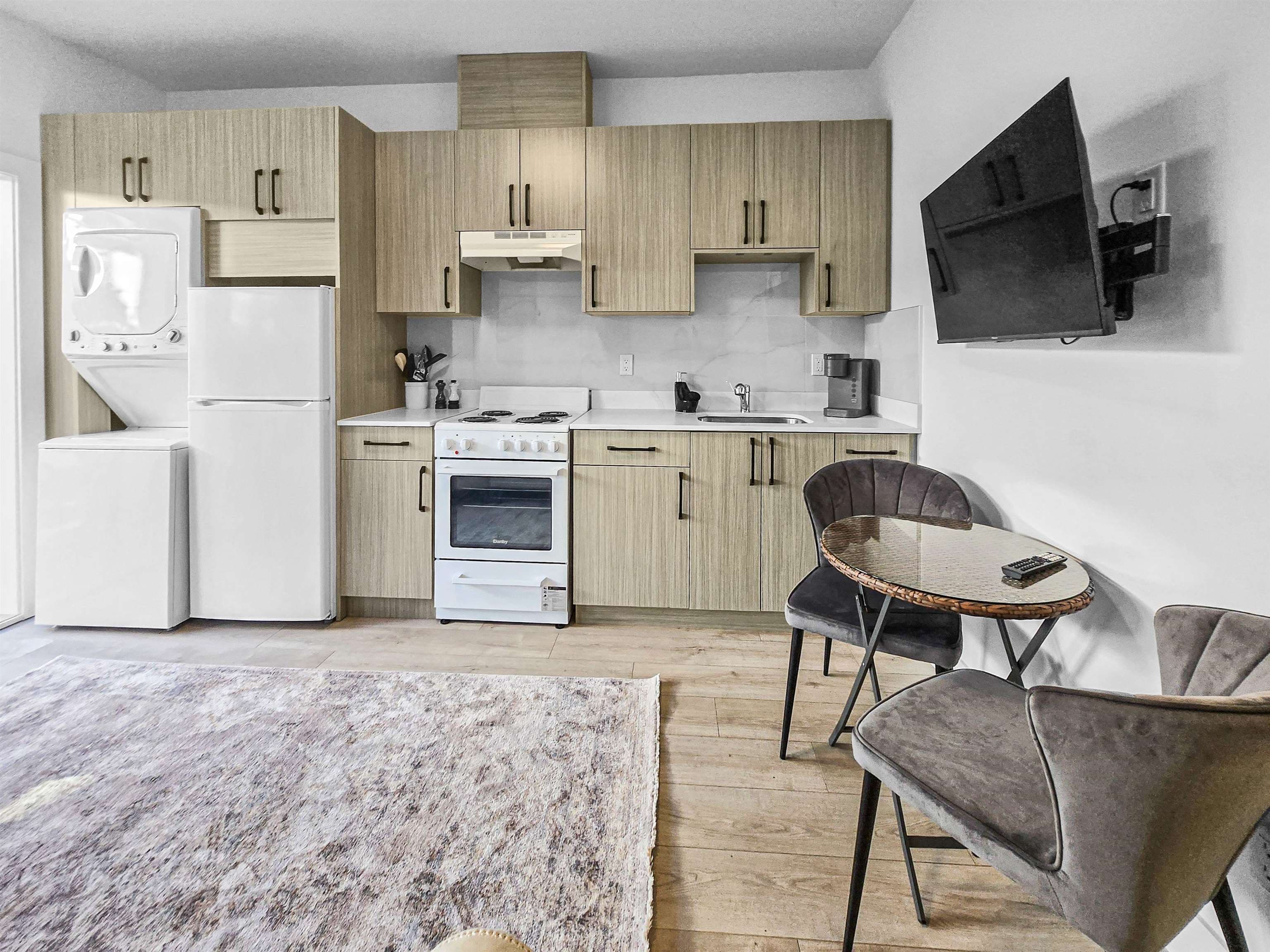 65xx Kitchener Street, Burnaby