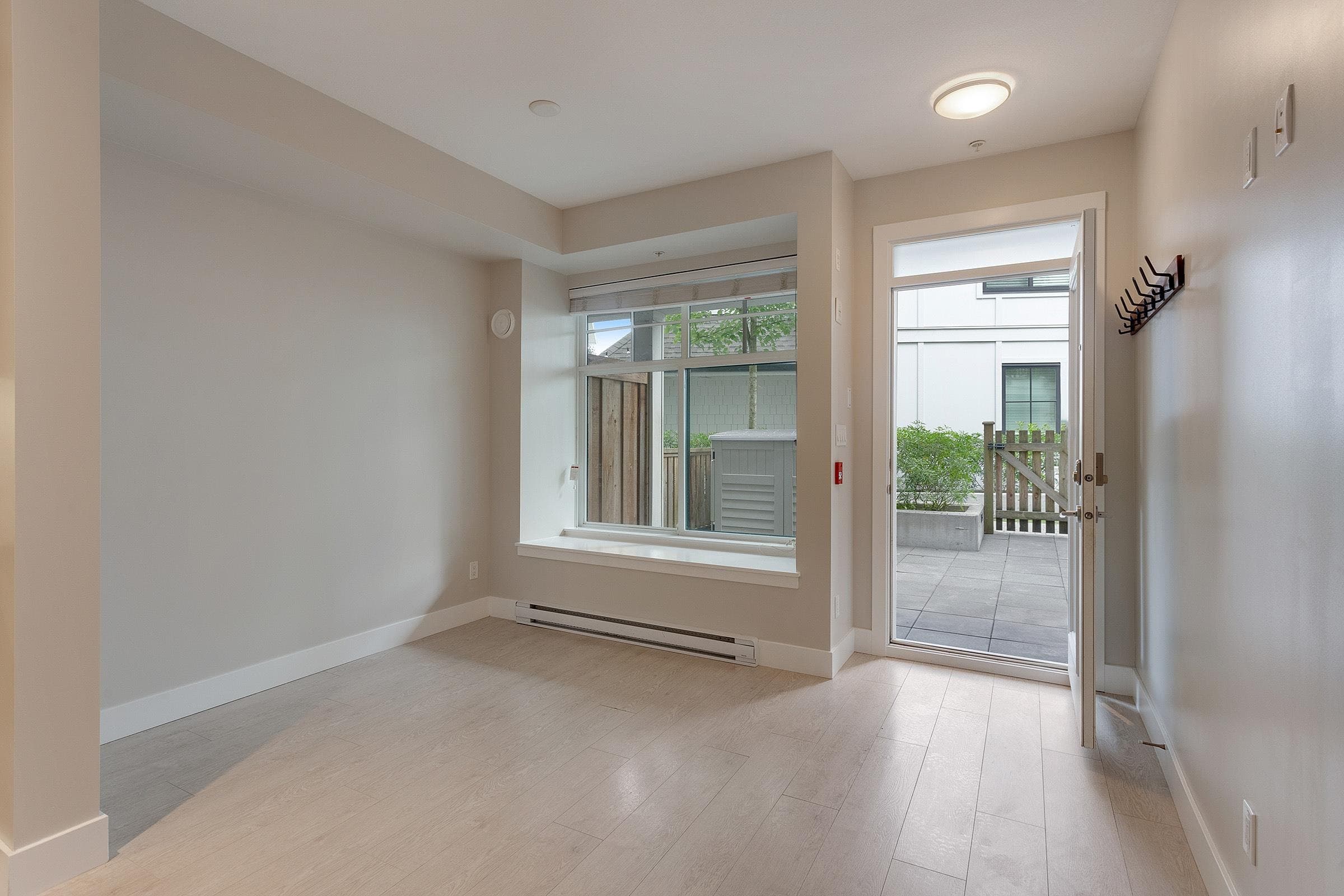 13 - 5152 Canada Way, Burnaby, V5E 0C3 — photo 2