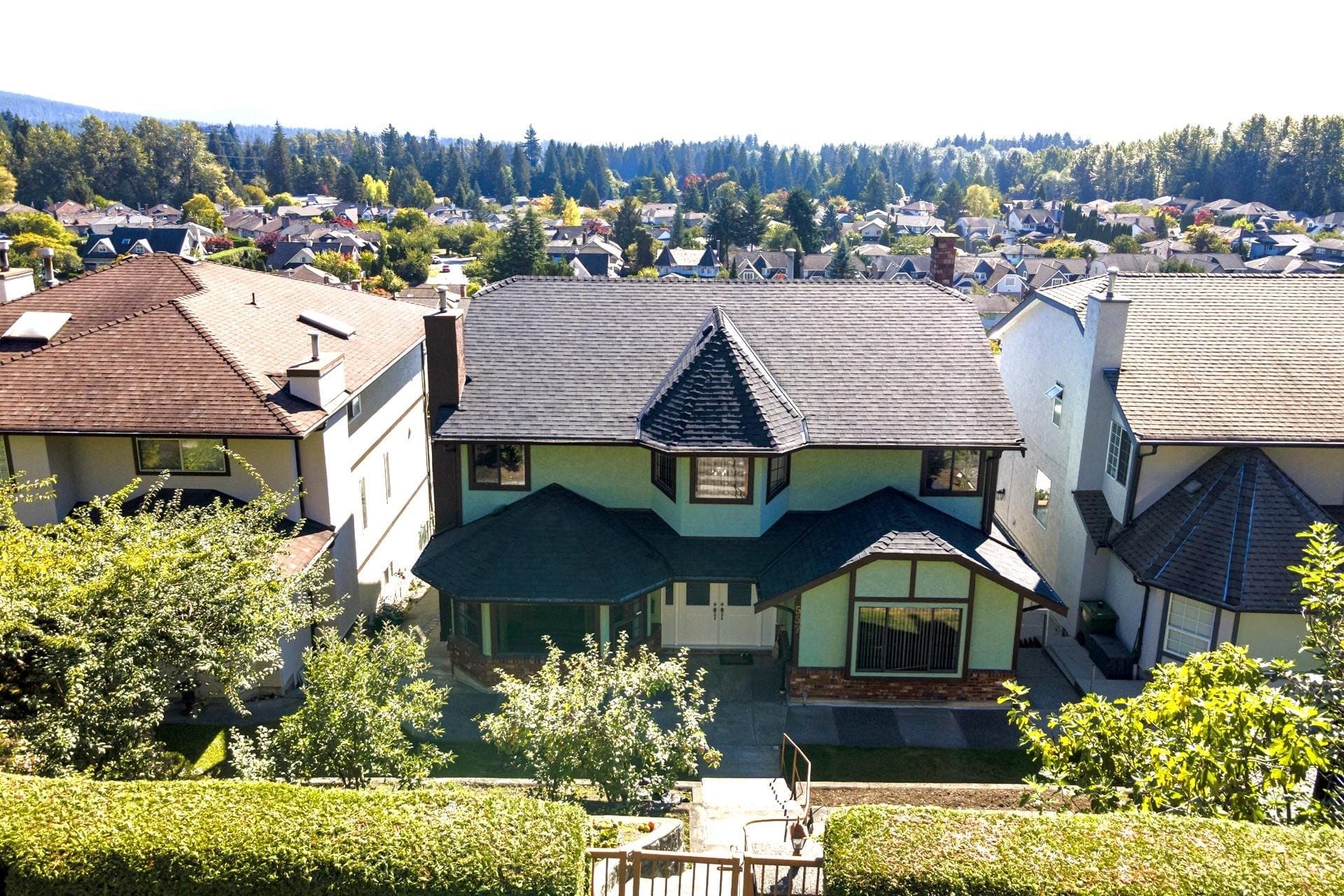 557 Tempe Crescent, North Vancouver