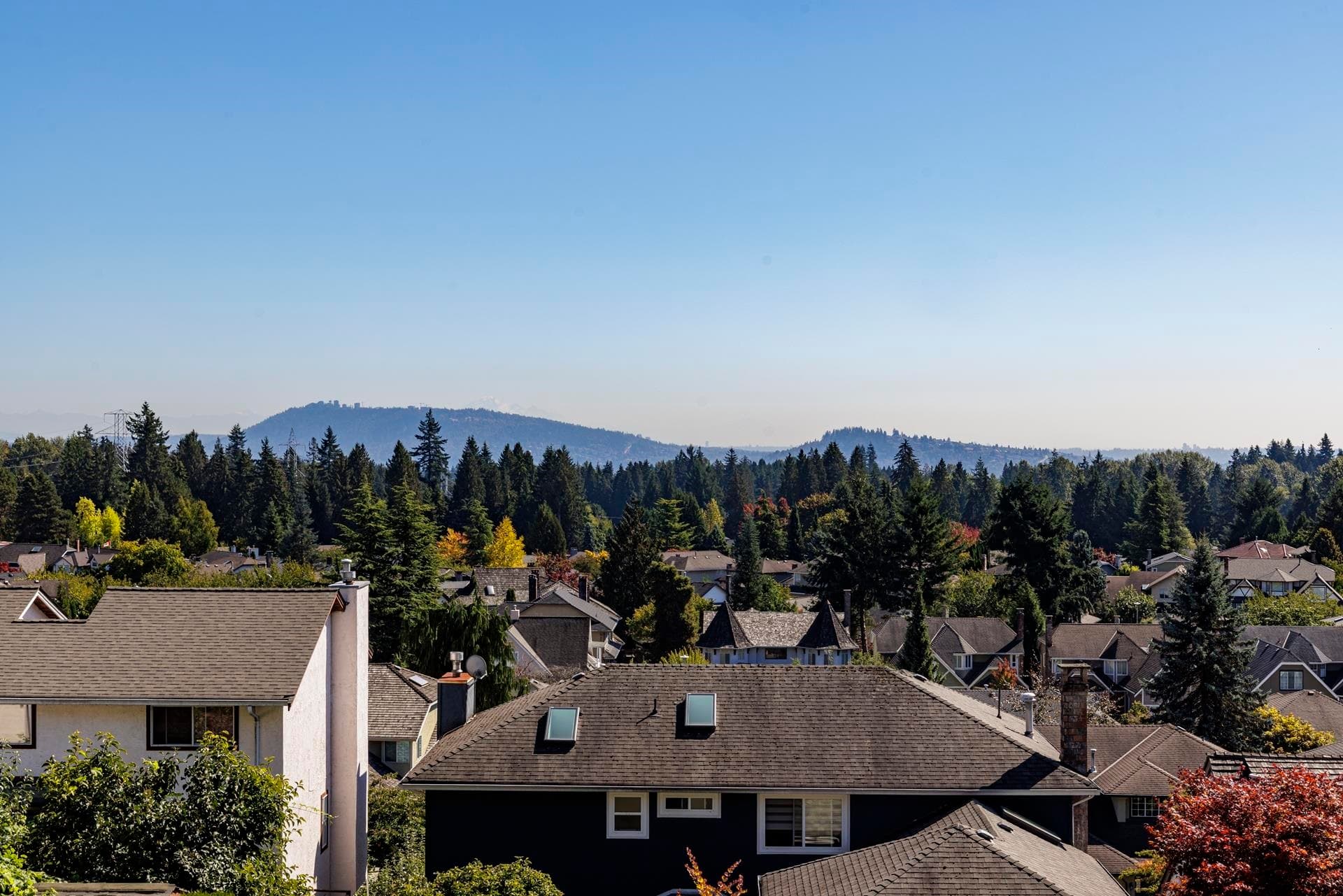 557 Tempe Crescent, North Vancouver, V7N 1E7 — photo 4
