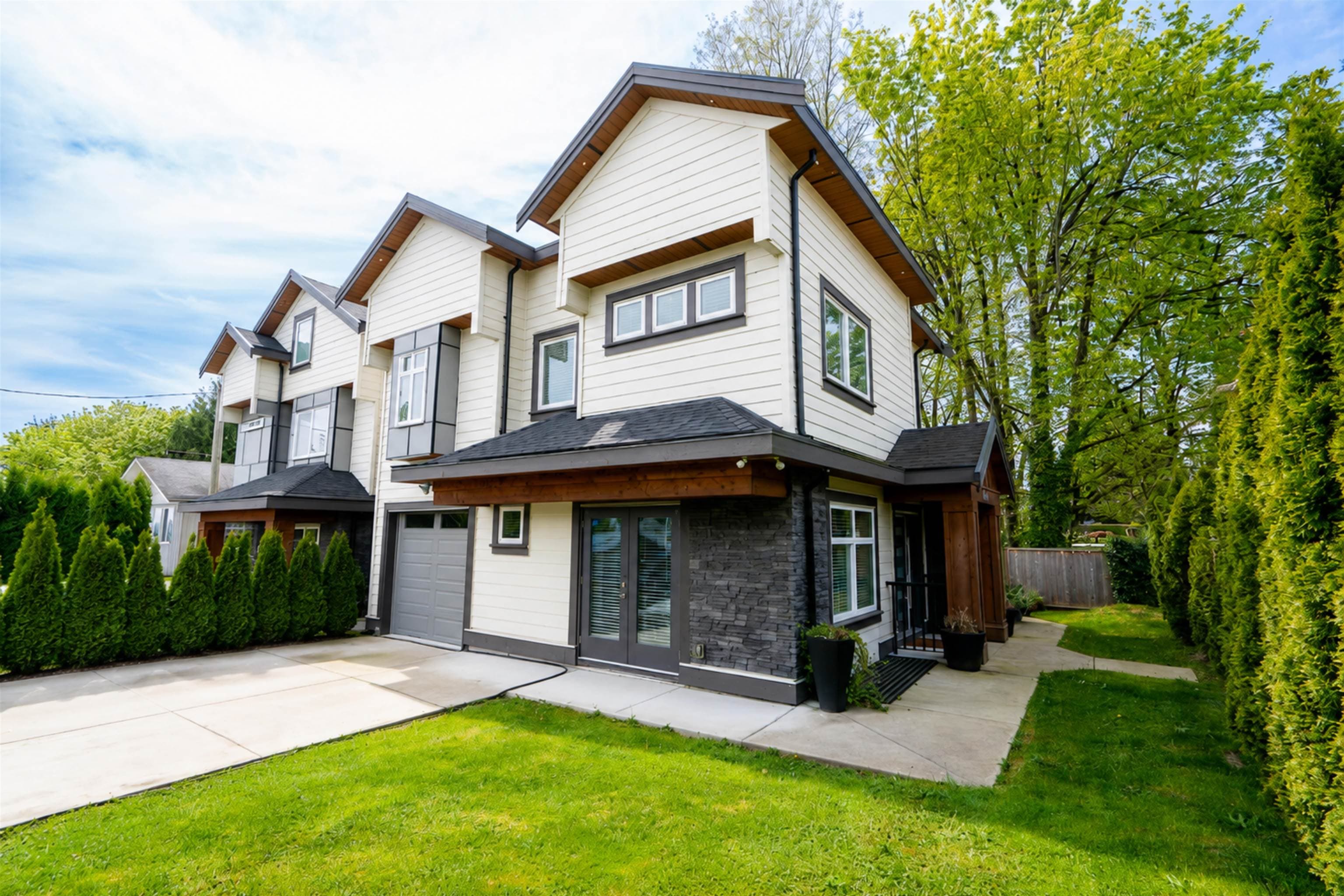 970 Rochester Avenue, Coquitlam, V3K 2J3 — photo 2