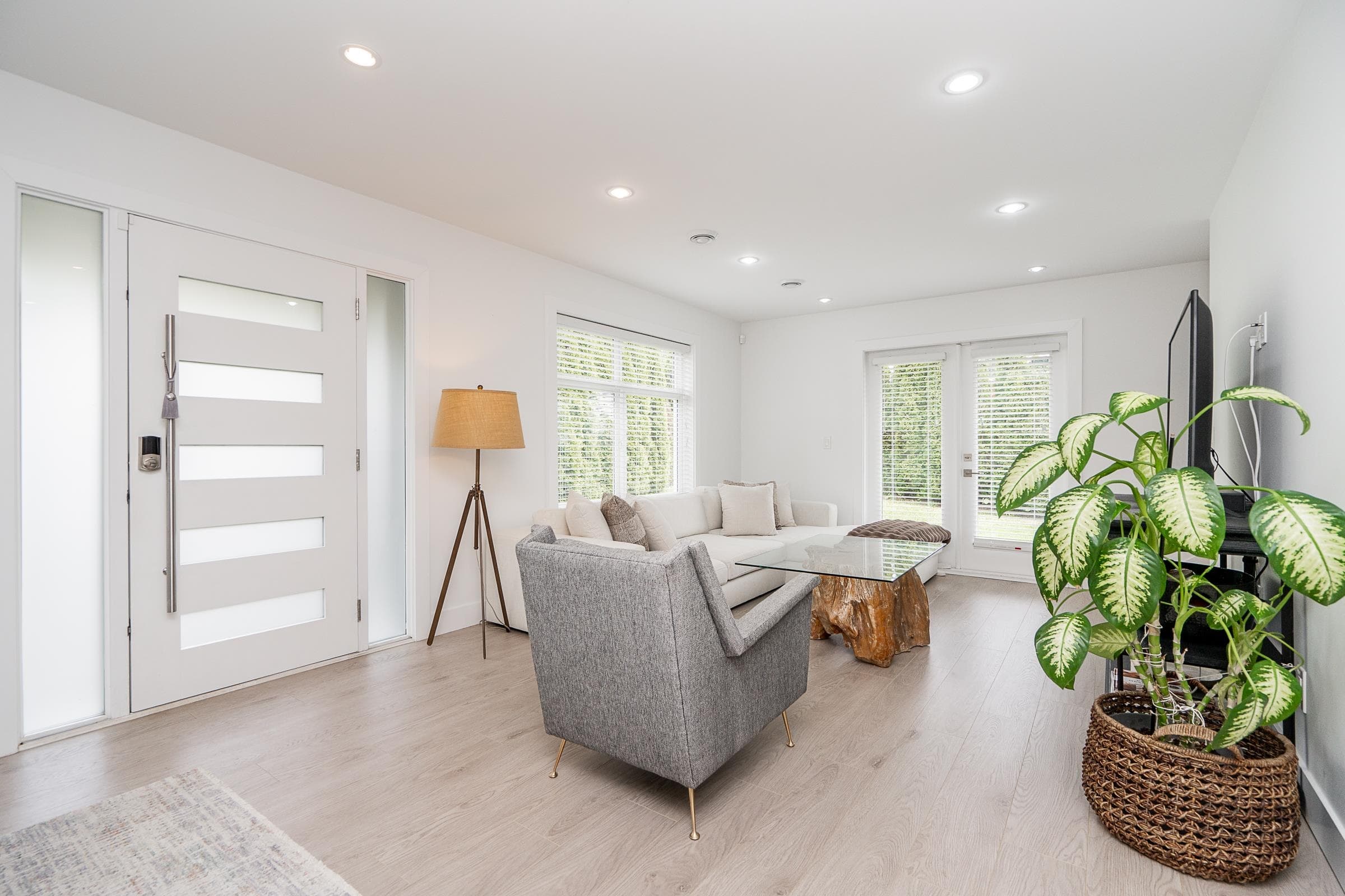 970 Rochester Avenue, Coquitlam, V3K 2J3 — photo 4