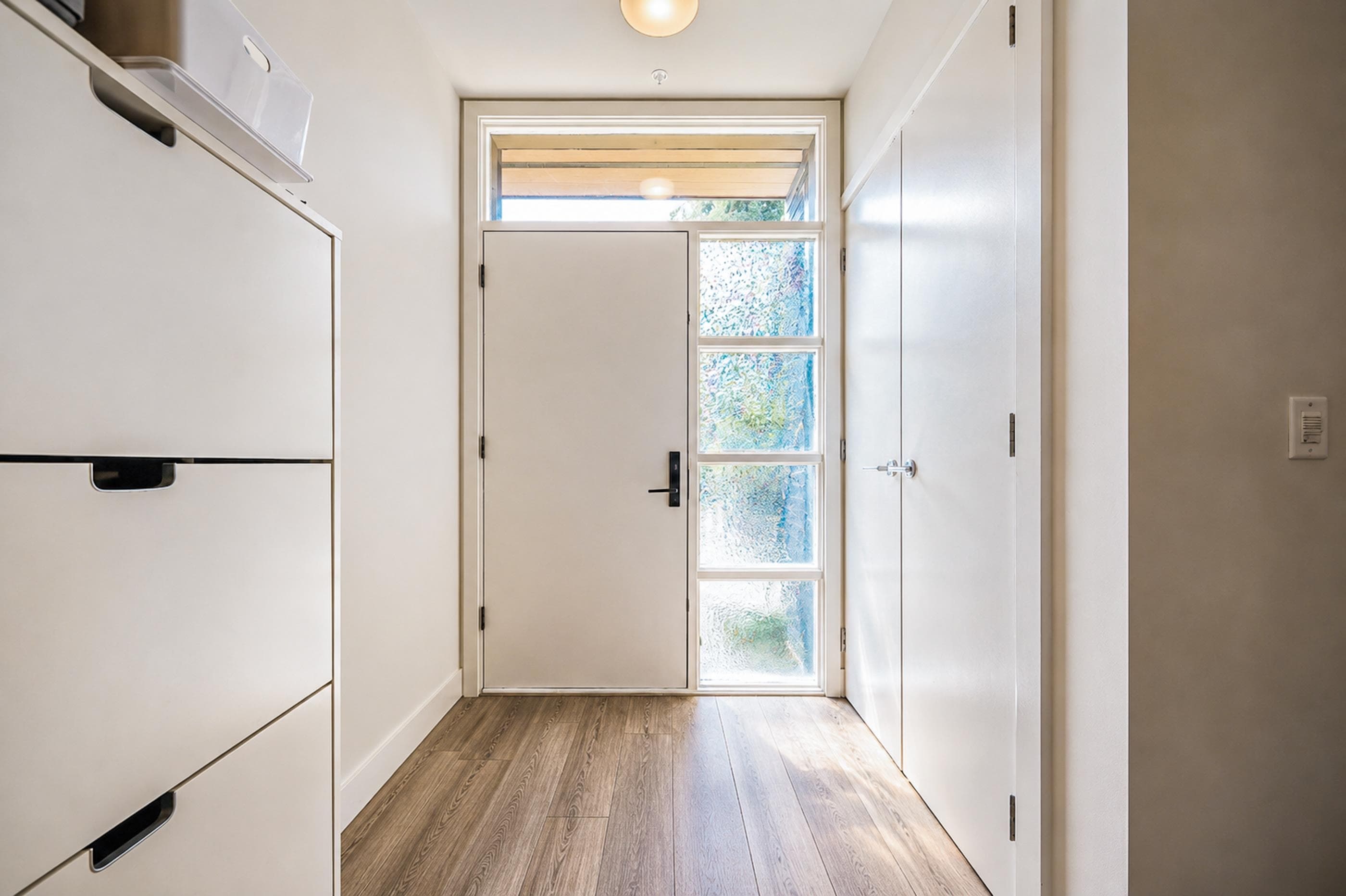 302 - 6085 Irmin Street, Burnaby, V5J 5C5 — photo 3