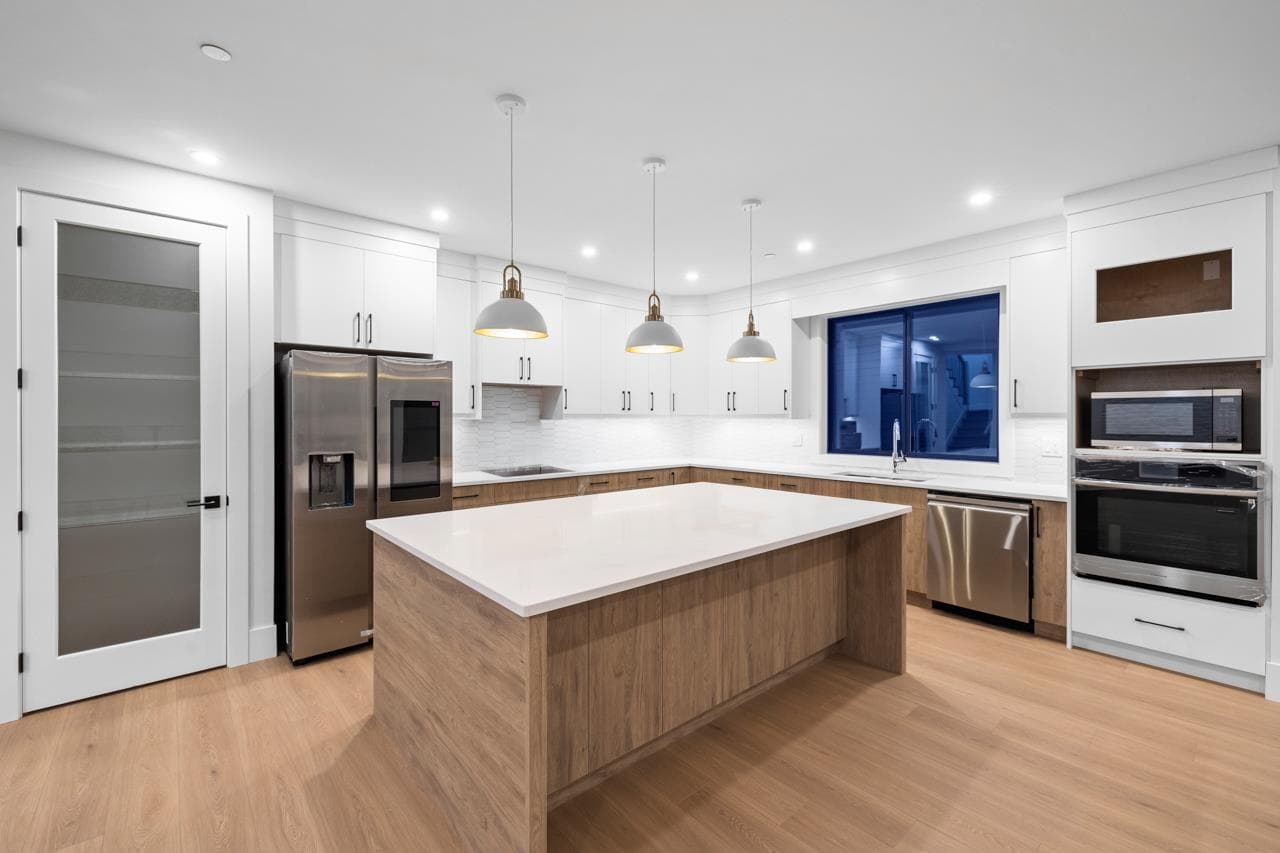 10545 Mcveety Street, Maple Ridge, V2W 0K3 — photo 5