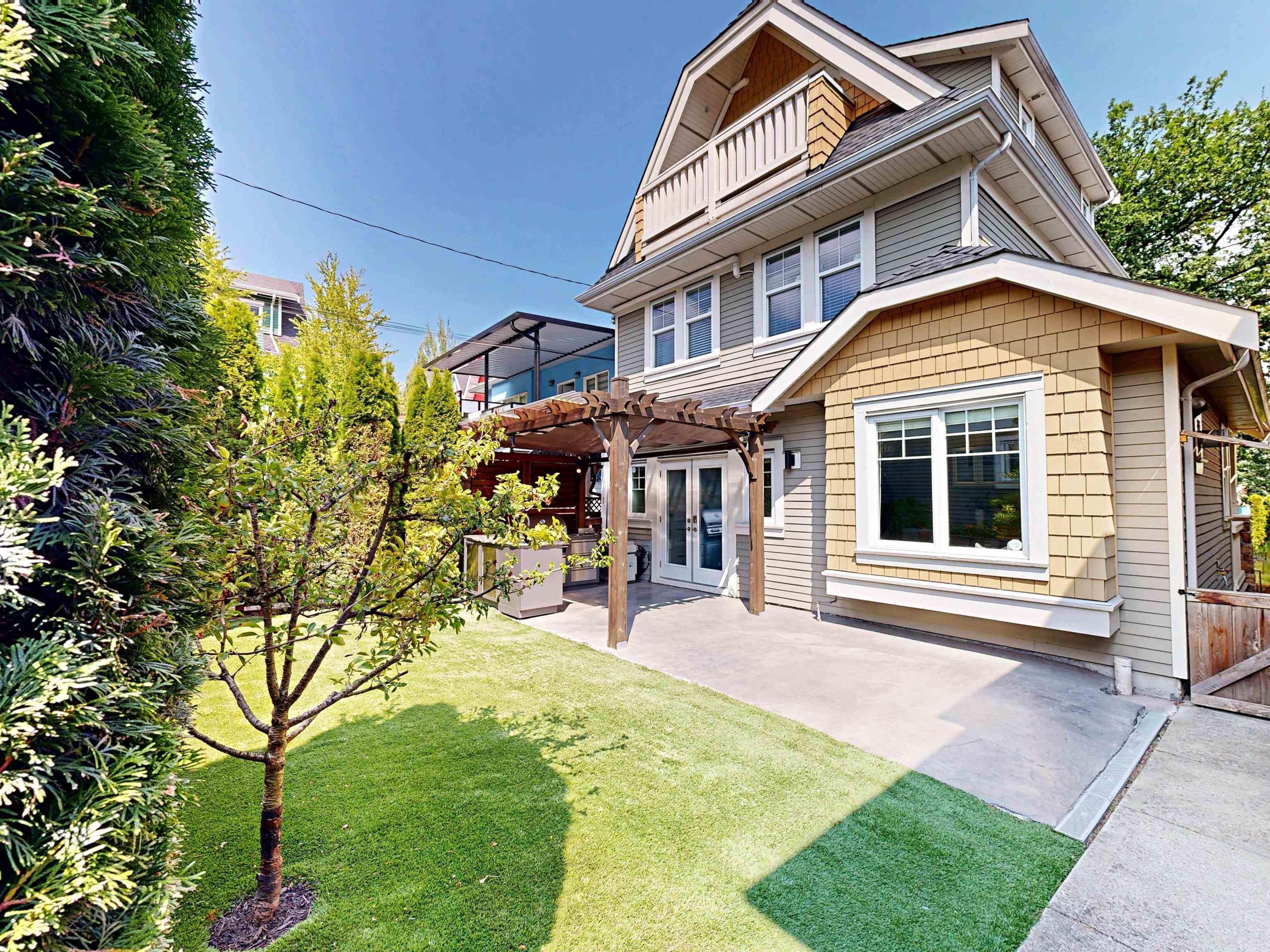 1338 E 23rd Avenue, Vancouver, V5V 1Z2 — photo 1