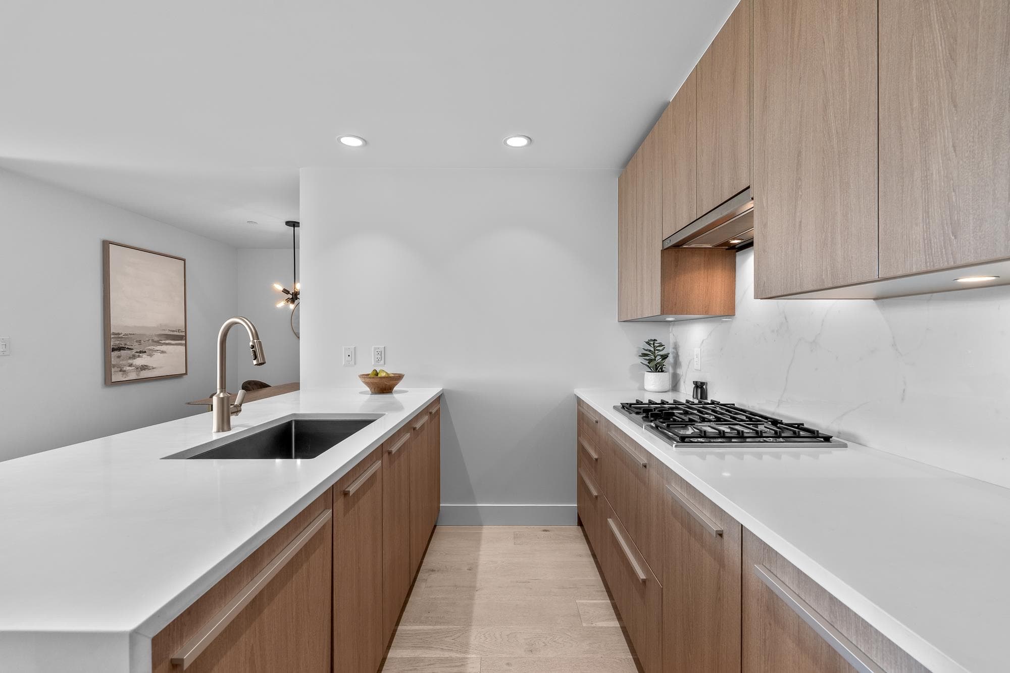 404 - 1210 E 27th Street, North Vancouver, V7J 0C5 — photo 4