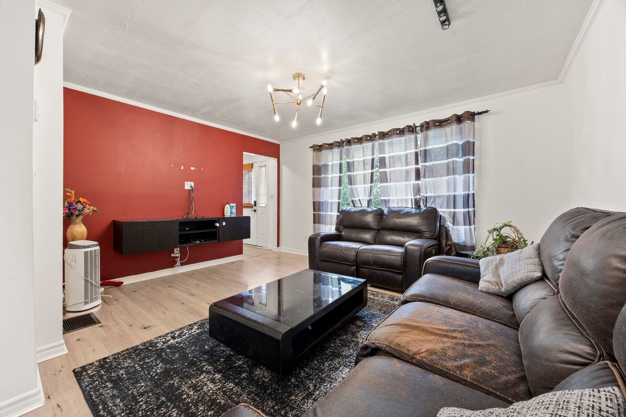300 Tenth Avenue, New Westminster, V5G 4L7 — photo 3