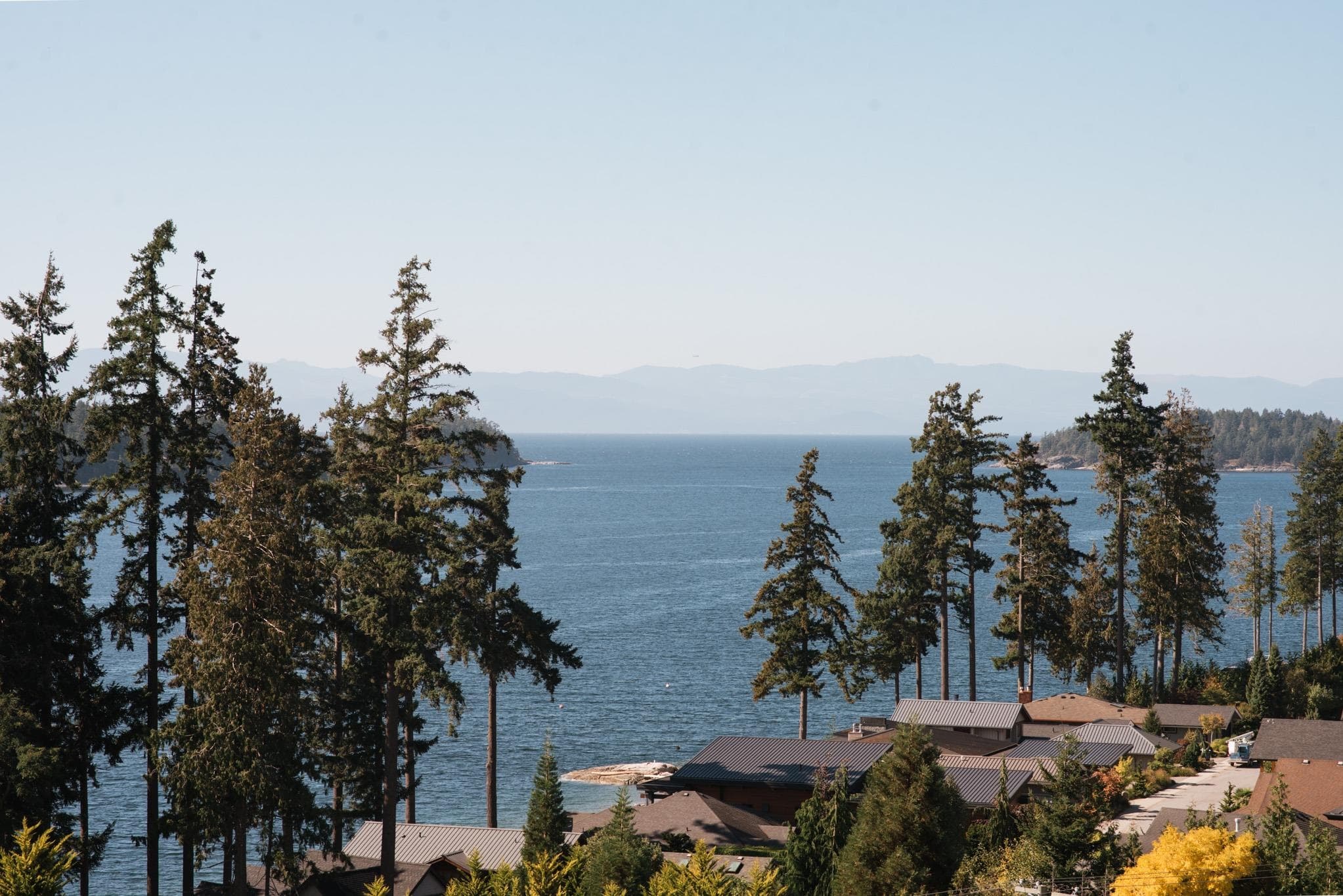 5972/74 Barnacle Street, Sechelt, V7Z 0V4 — photo 2