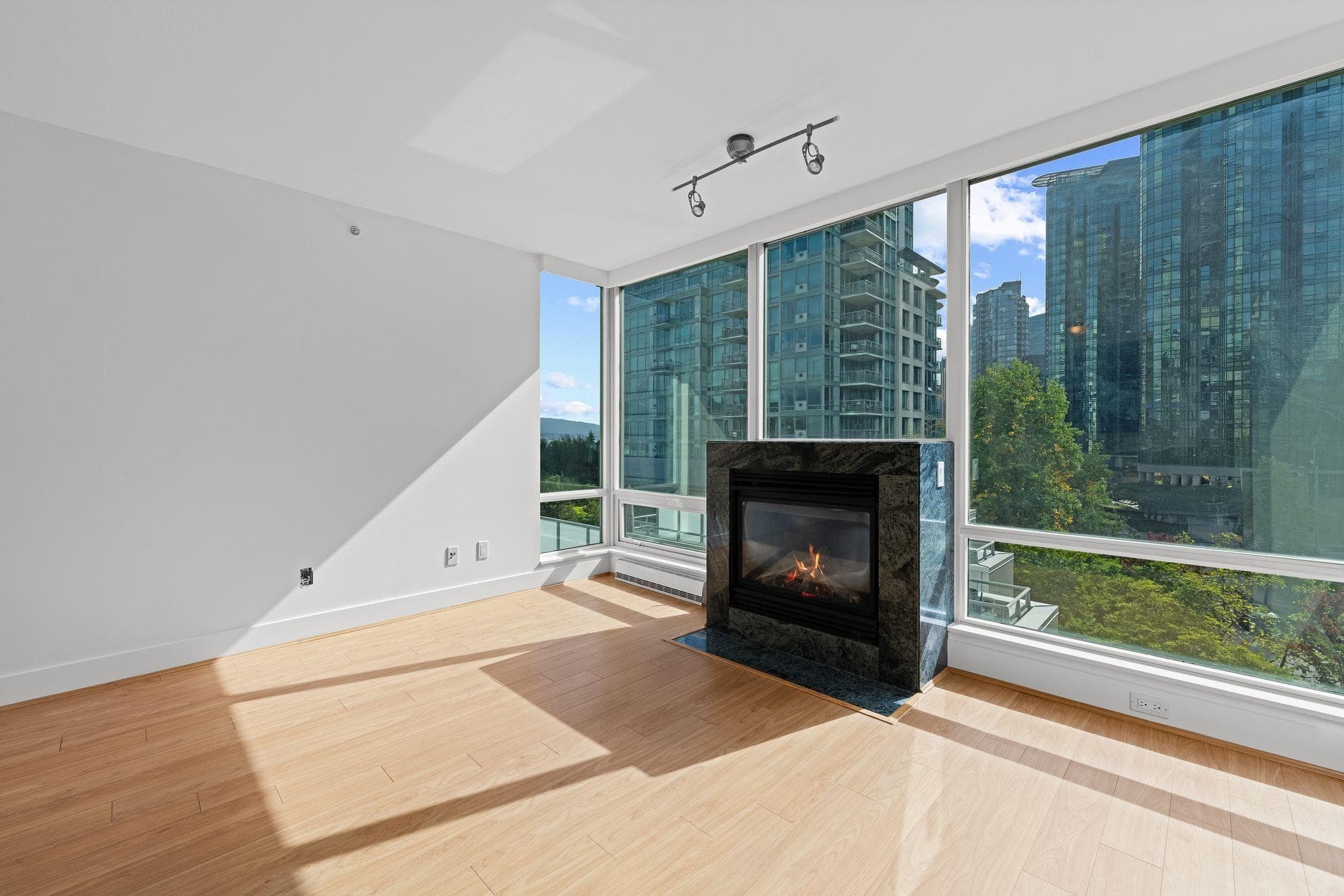 505 - 590 Nicola Street, Vancouver, V6G 3J8 — photo 1