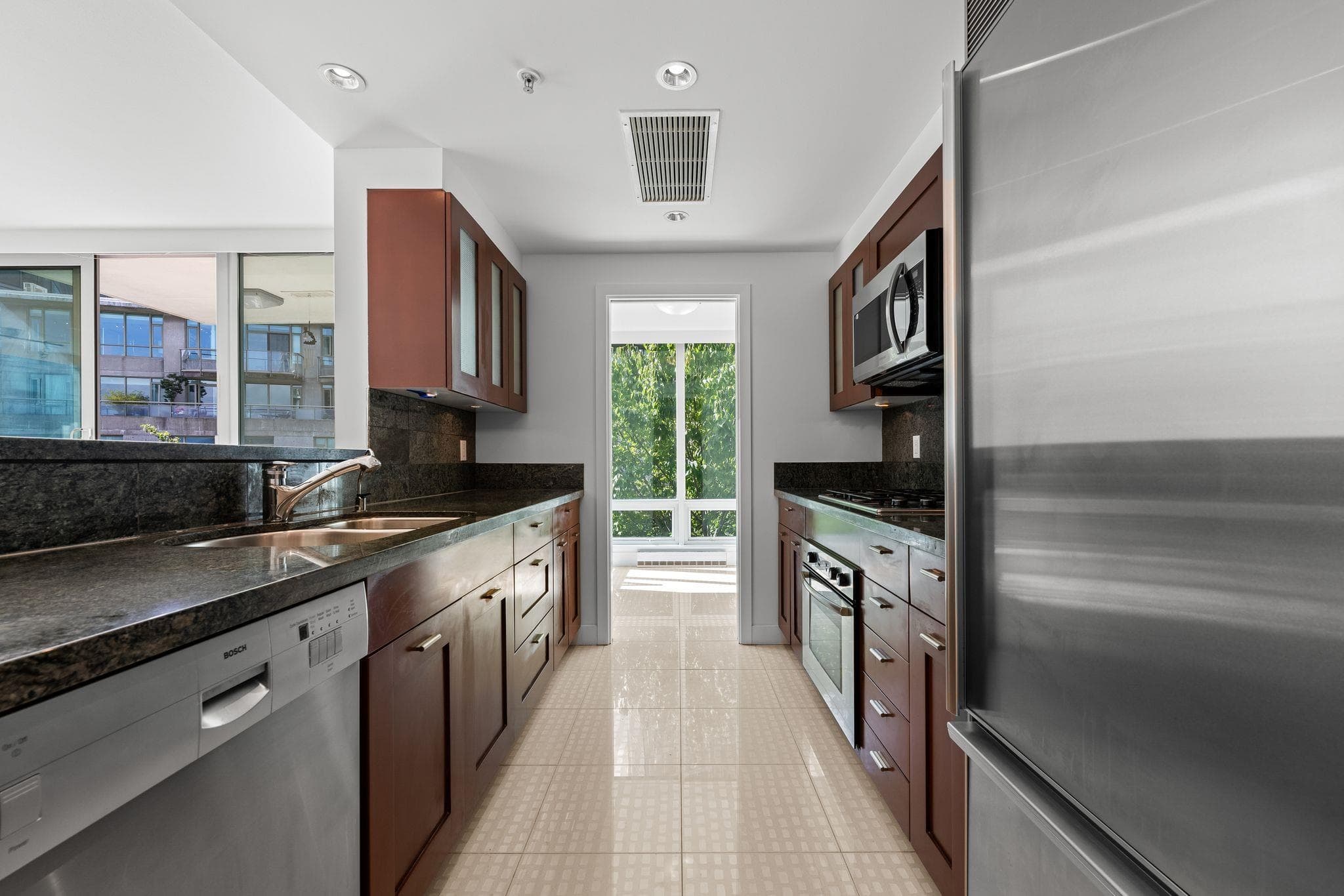 505 - 590 Nicola Street, Vancouver, V6G 3J8 — photo 5