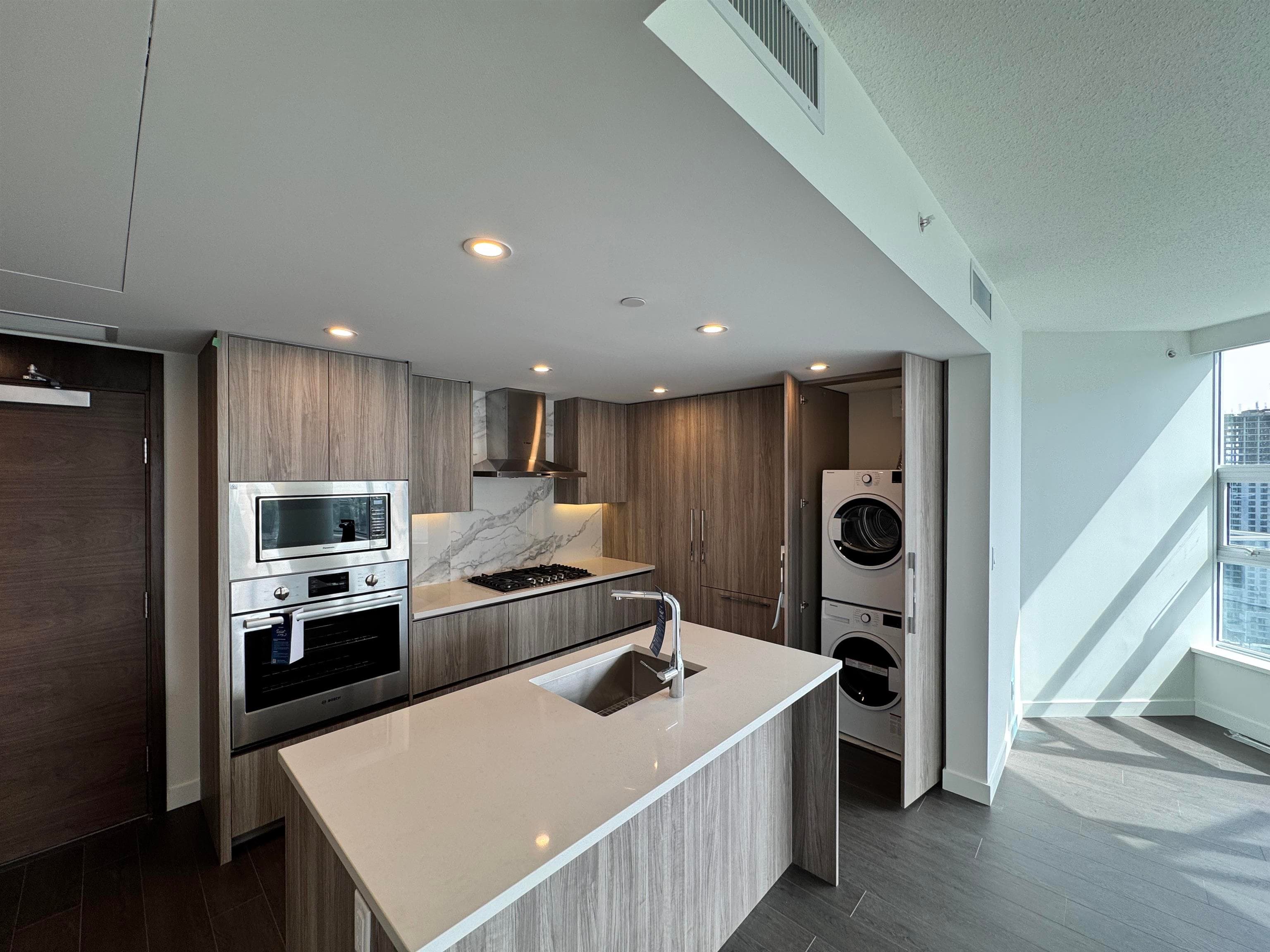 2708 - 13768 100 Avenue, Surrey, V3T 0V2 — photo 2