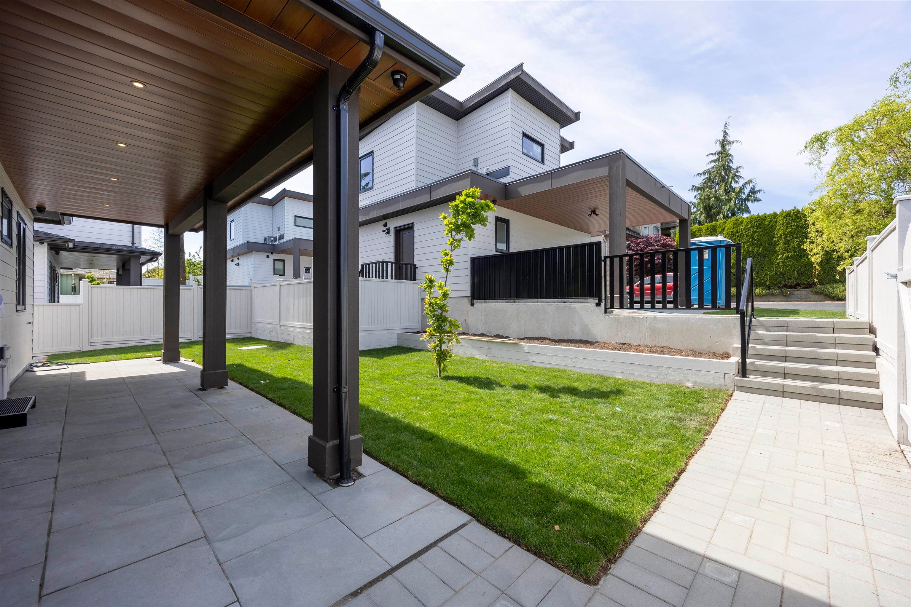 217 E Eighth Avenue, New Westminster, V3L 4K1 — photo 3