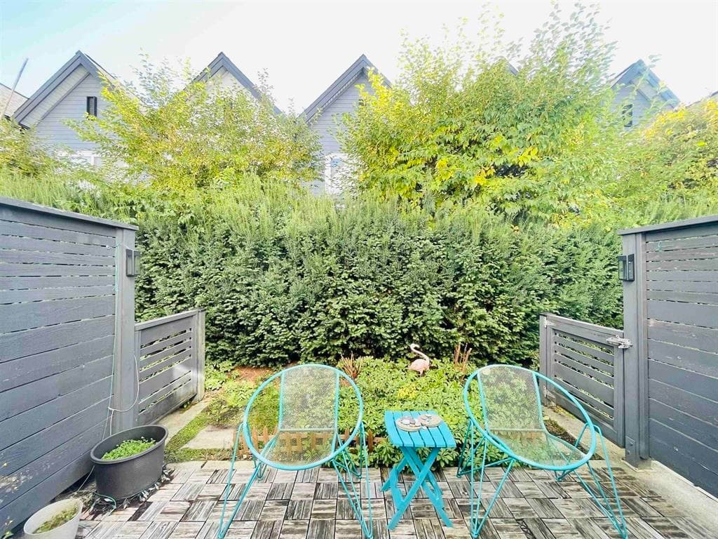 35 - 6868 Burlington Avenue, Burnaby, V5J 0G1 — photo 2