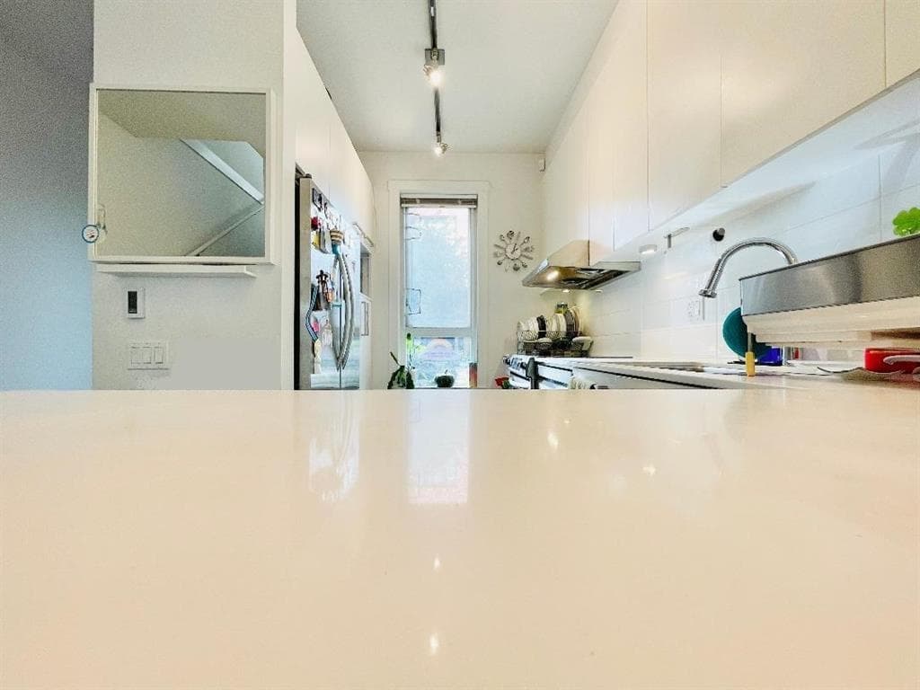 35 - 6868 Burlington Avenue, Burnaby, V5J 0G1 — photo 3