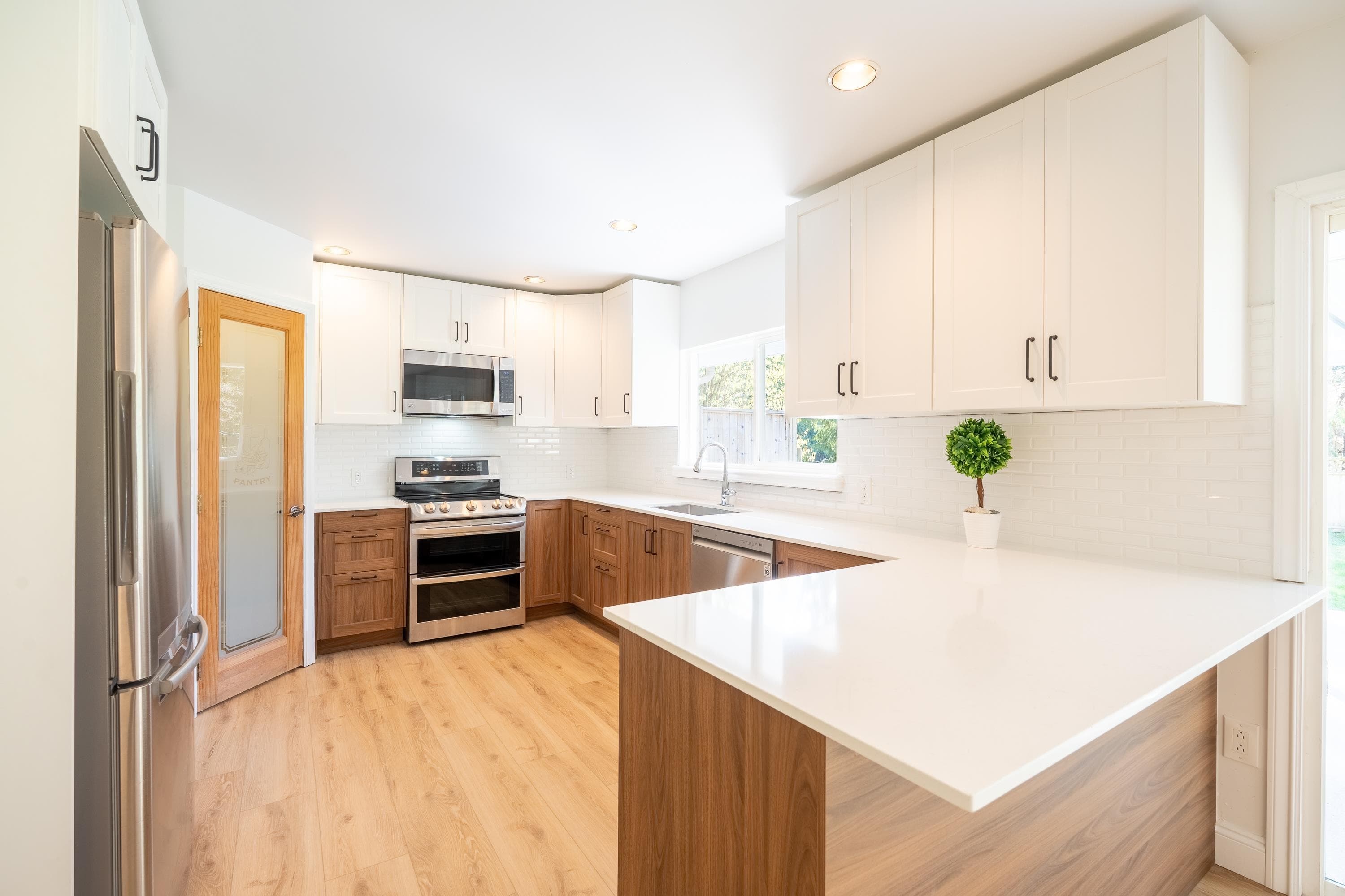 1565 B Jack Road, Sechelt, V7Z 0A1 — photo 5