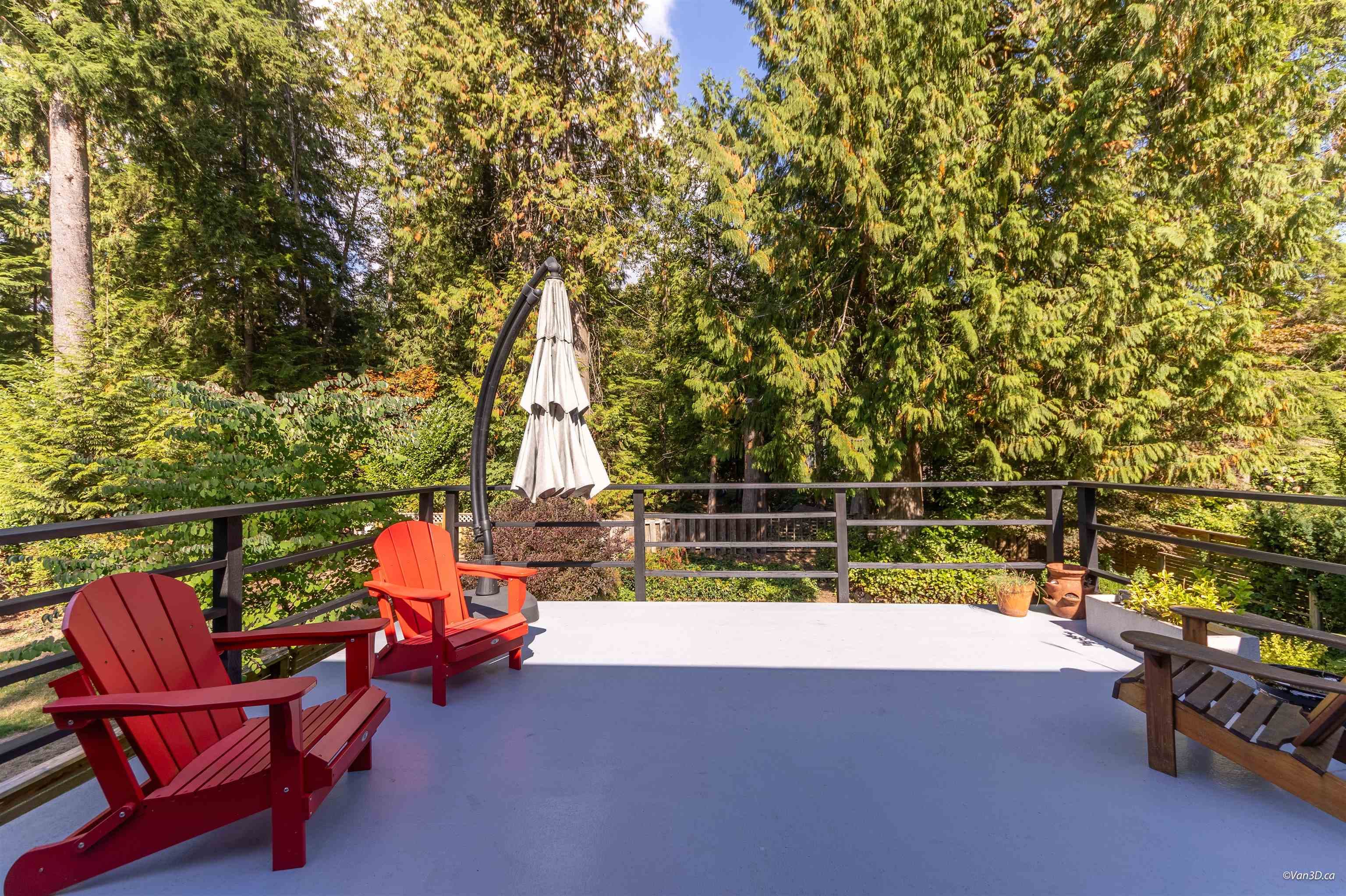 4482 Cove Cliff Road, North Vancouver, V7G 1H6 — photo 3