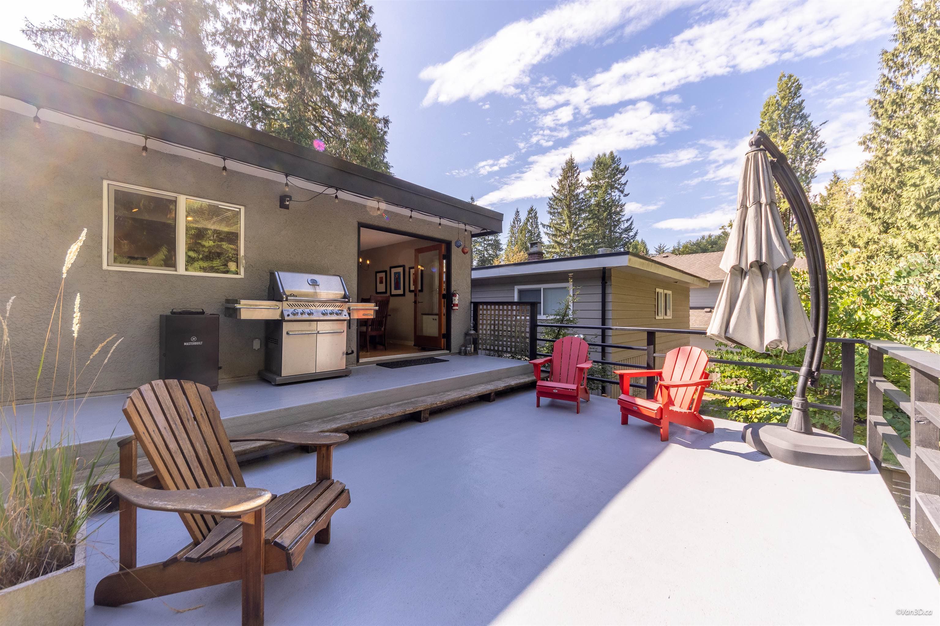 4482 Cove Cliff Road, North Vancouver, V7G 1H6 — photo 5