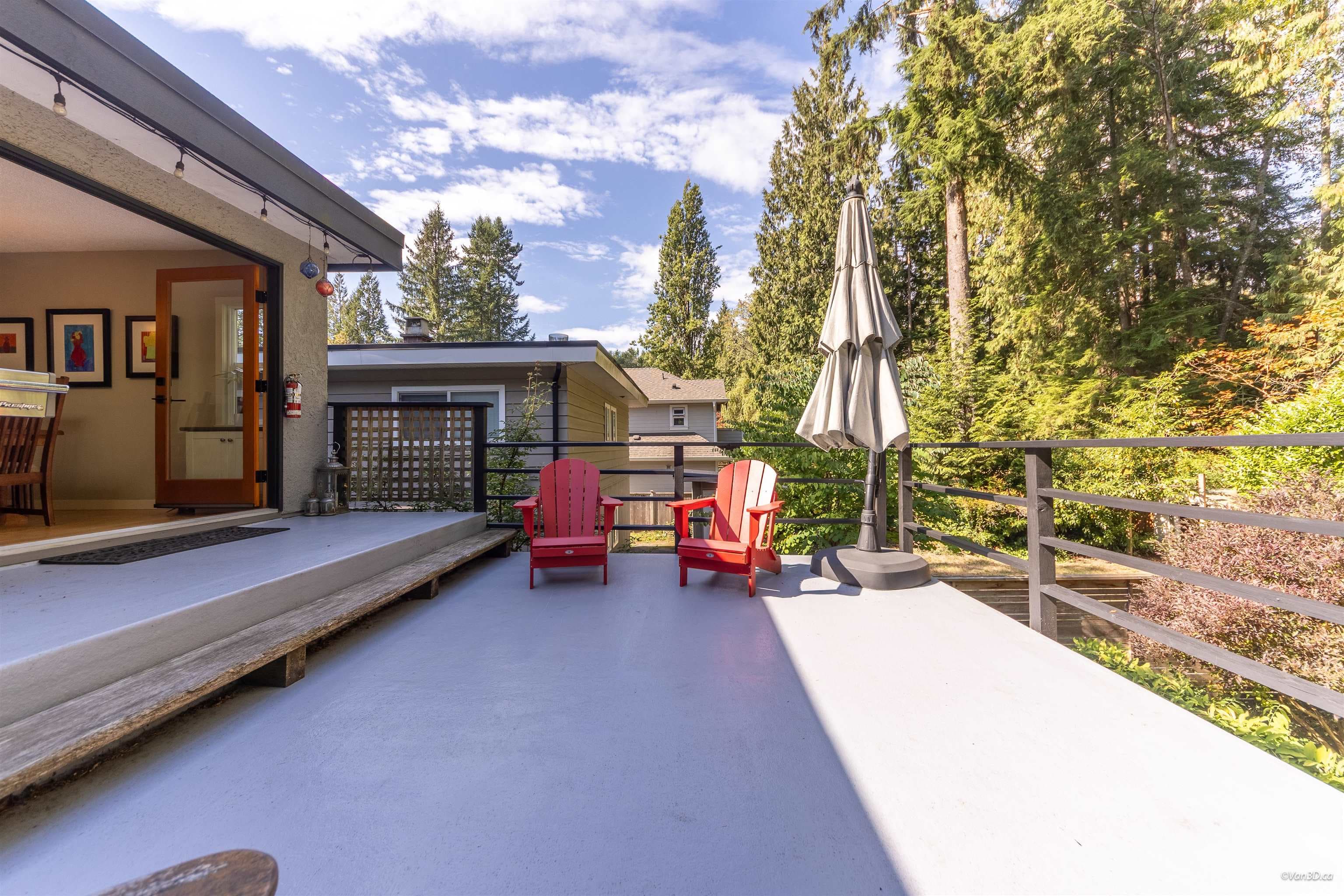 4482 Cove Cliff Road, North Vancouver, V7G 1H6 — photo 4