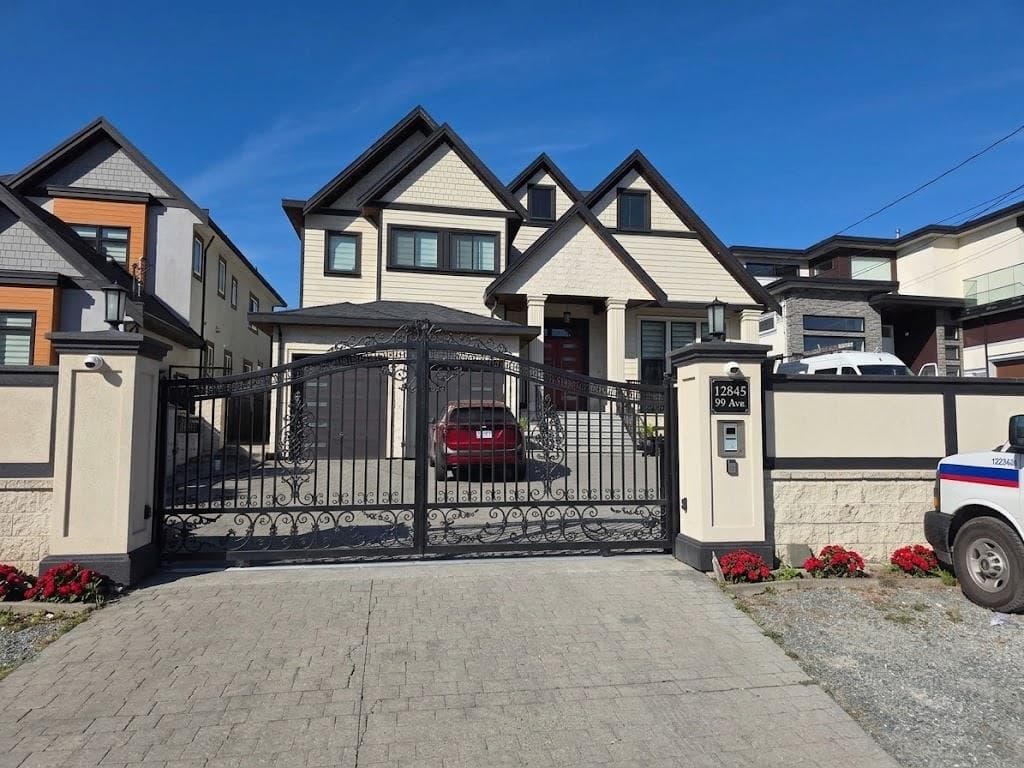 12845 99 Avenue, Surrey, V3T 1E6 — photo 1
